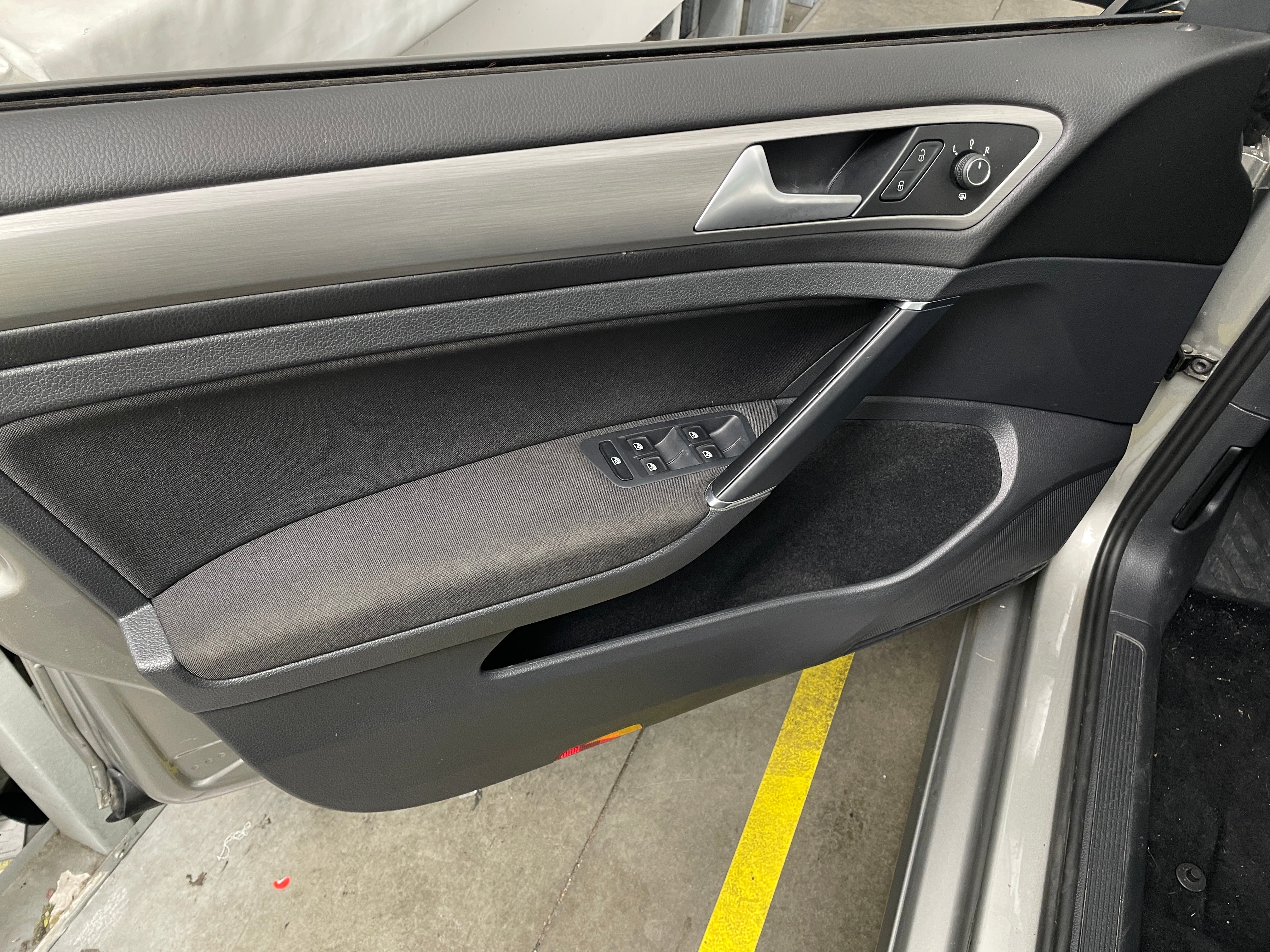 2016 Volkswagen Golf TSI S