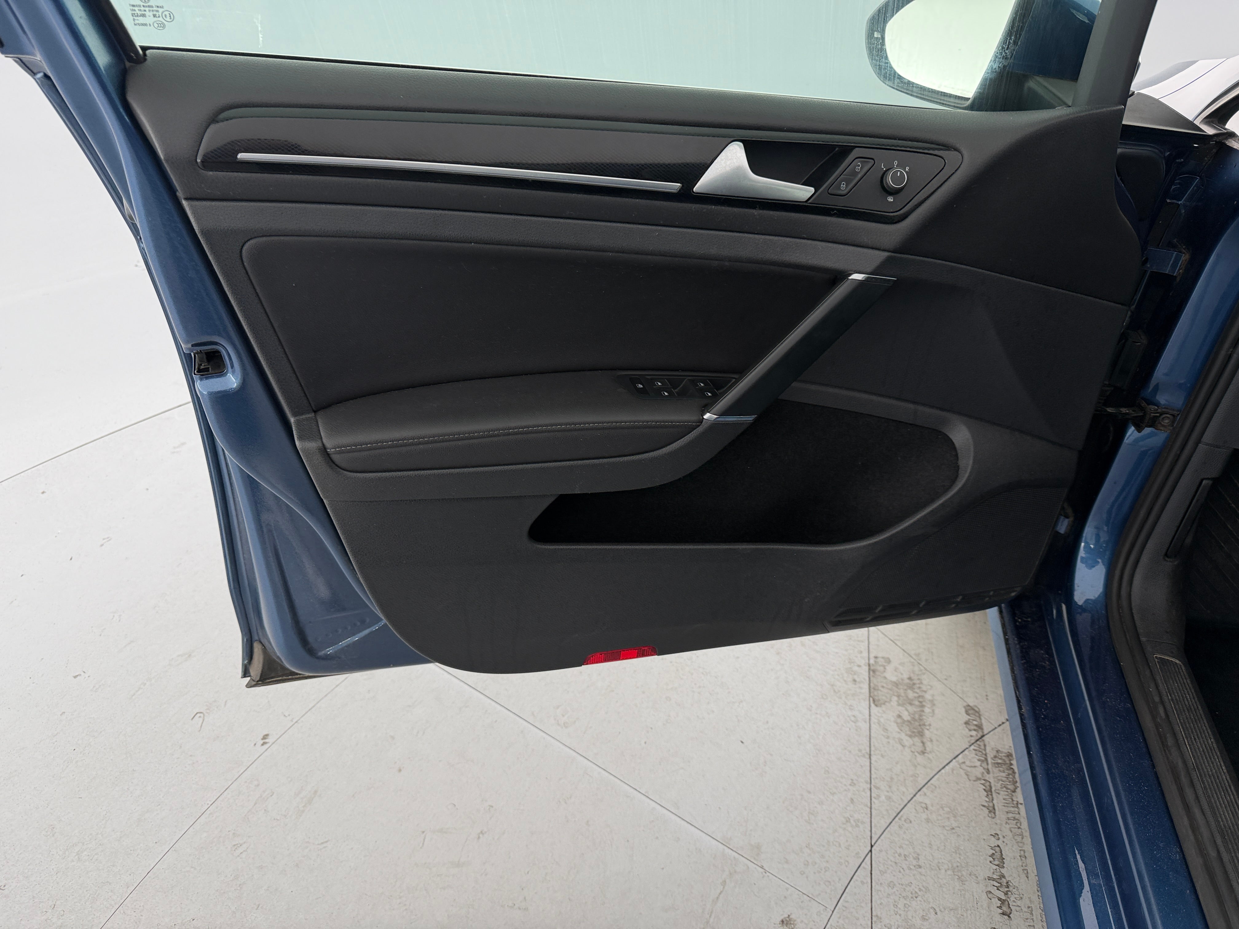 2015 Volkswagen Golf SportWagen TDI SEL