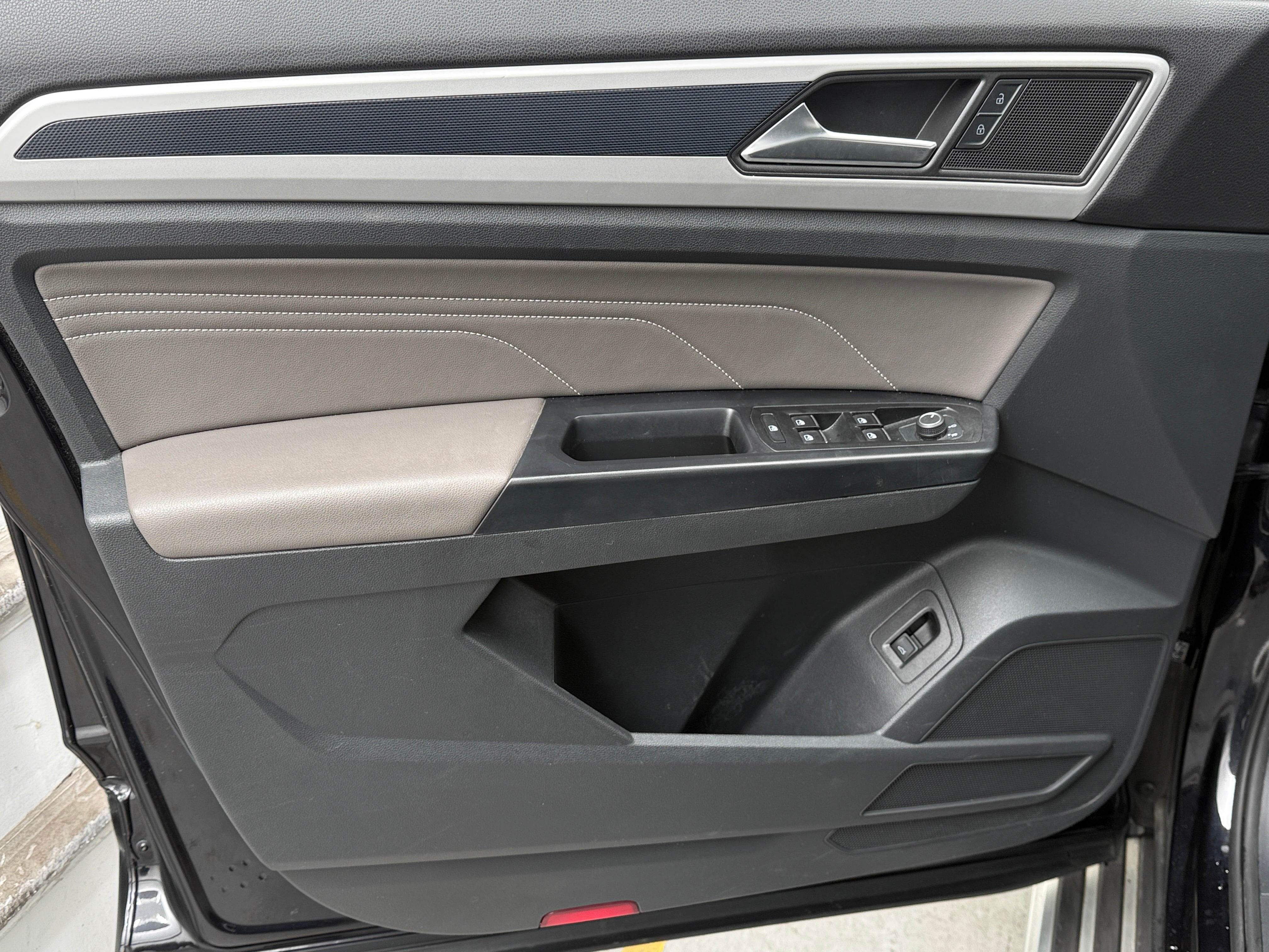 2021 Volkswagen Atlas Cross Sport SE w/Tech R-Line