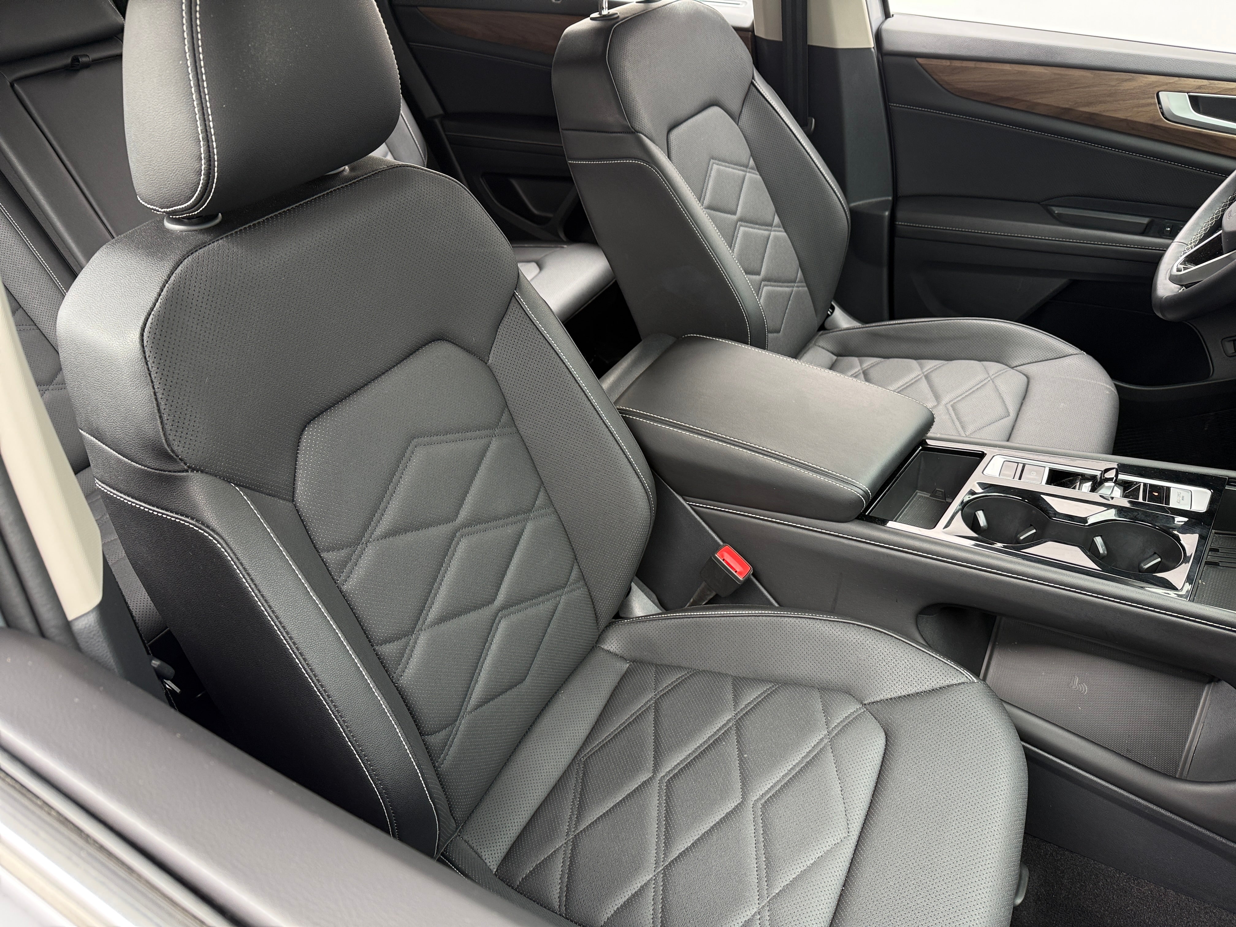 2026 Volkswagen Atlas SE w/Tech