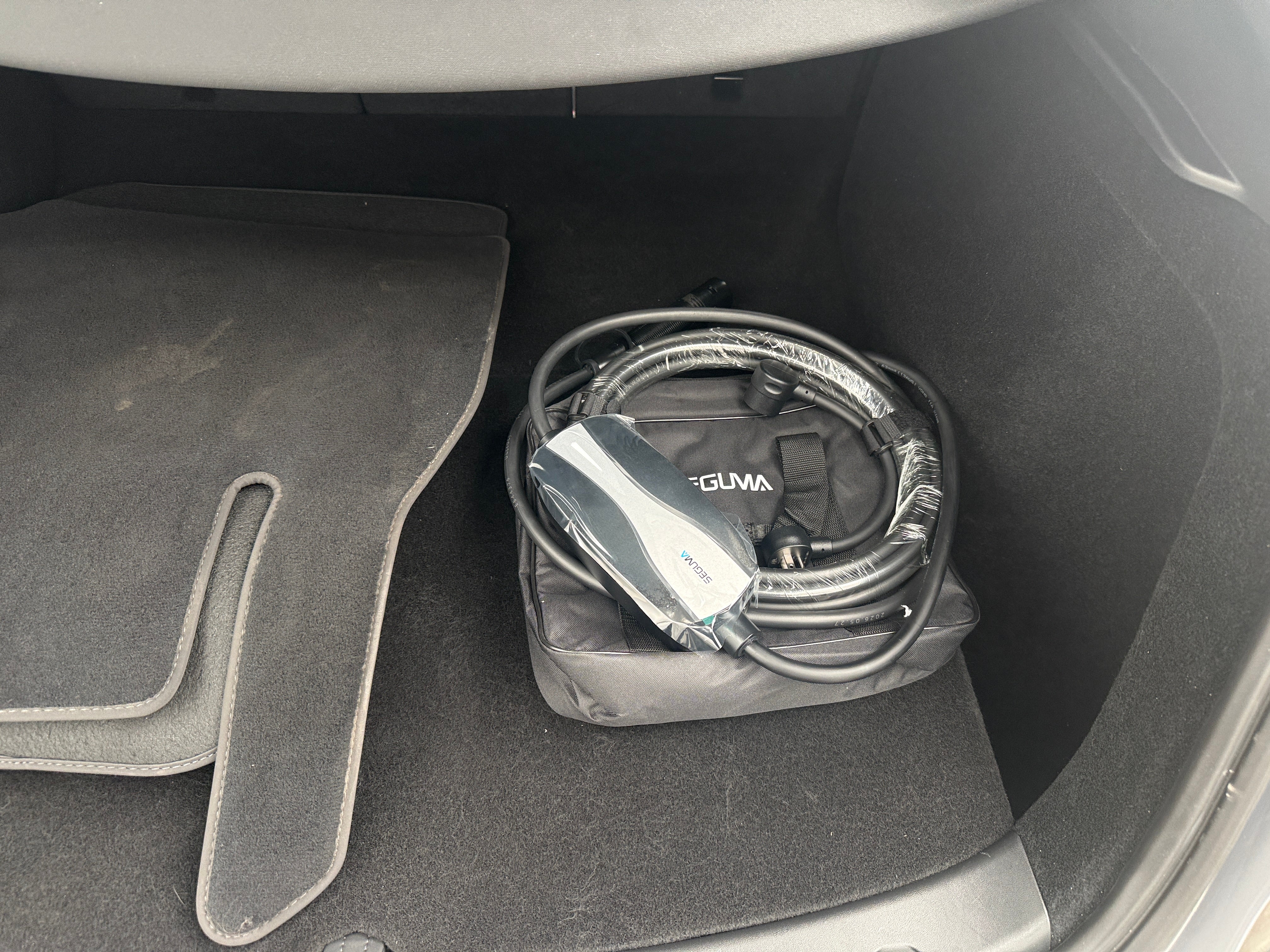 Used 2024 Tesla Model Y Long Range with VIN 7SAYGDEE0RA328964 for sale in Auburn, WA