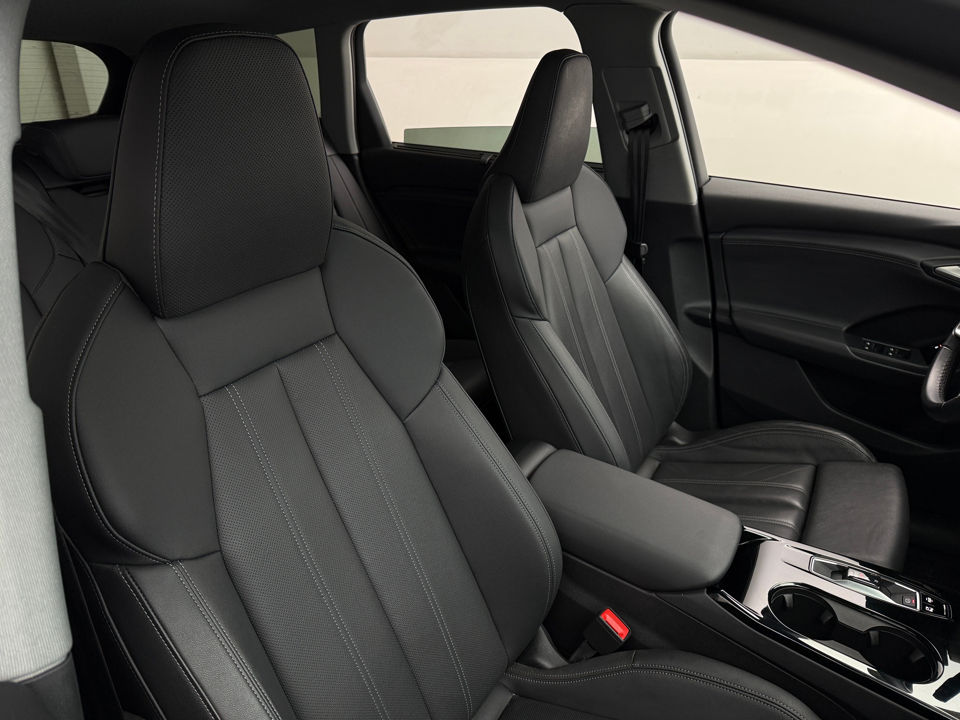 Used 2025 Audi Q6 e-tron Premium Plus with VIN WA124BGF7SA015296 for sale in Auburn, WA