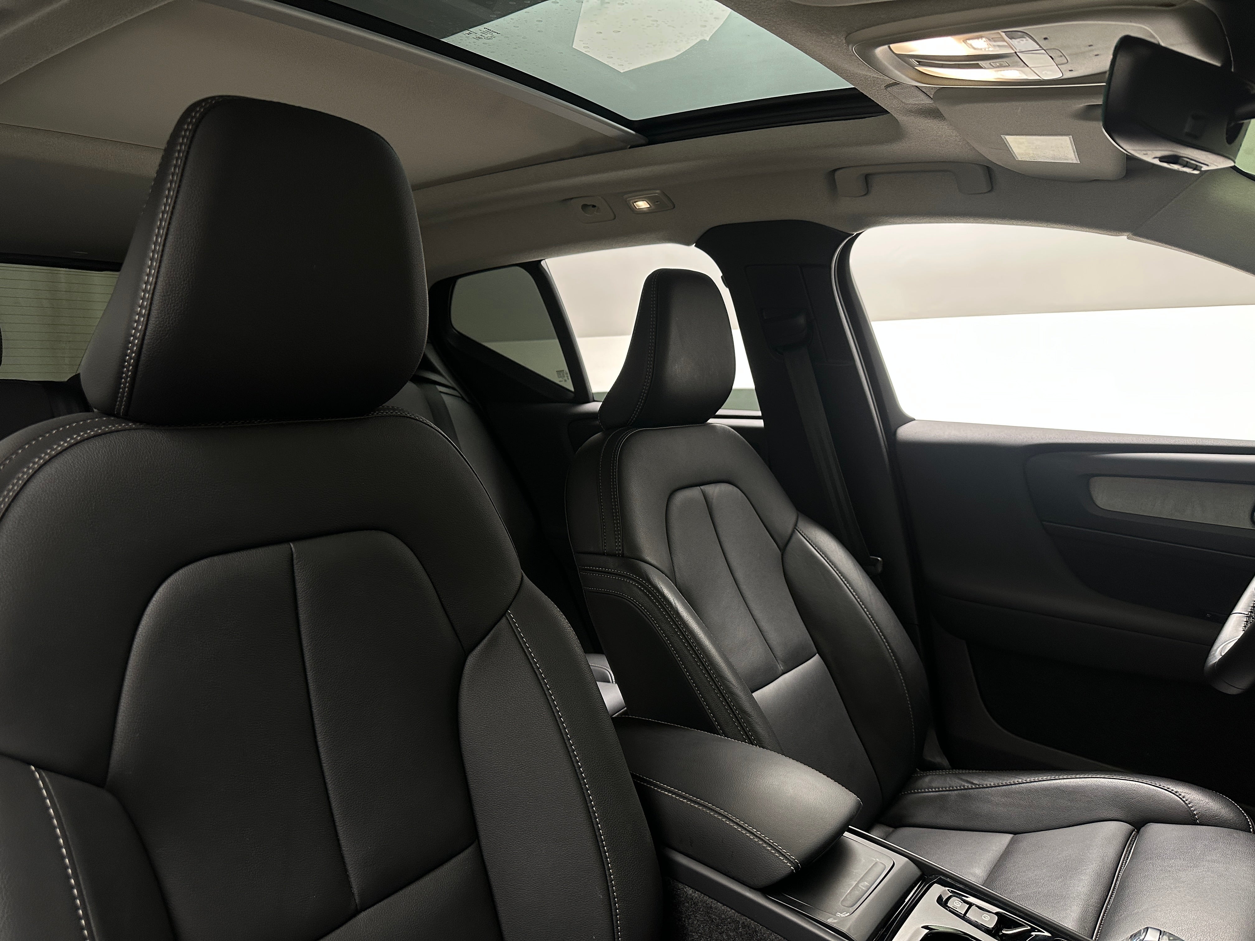 2025 Volvo XC40