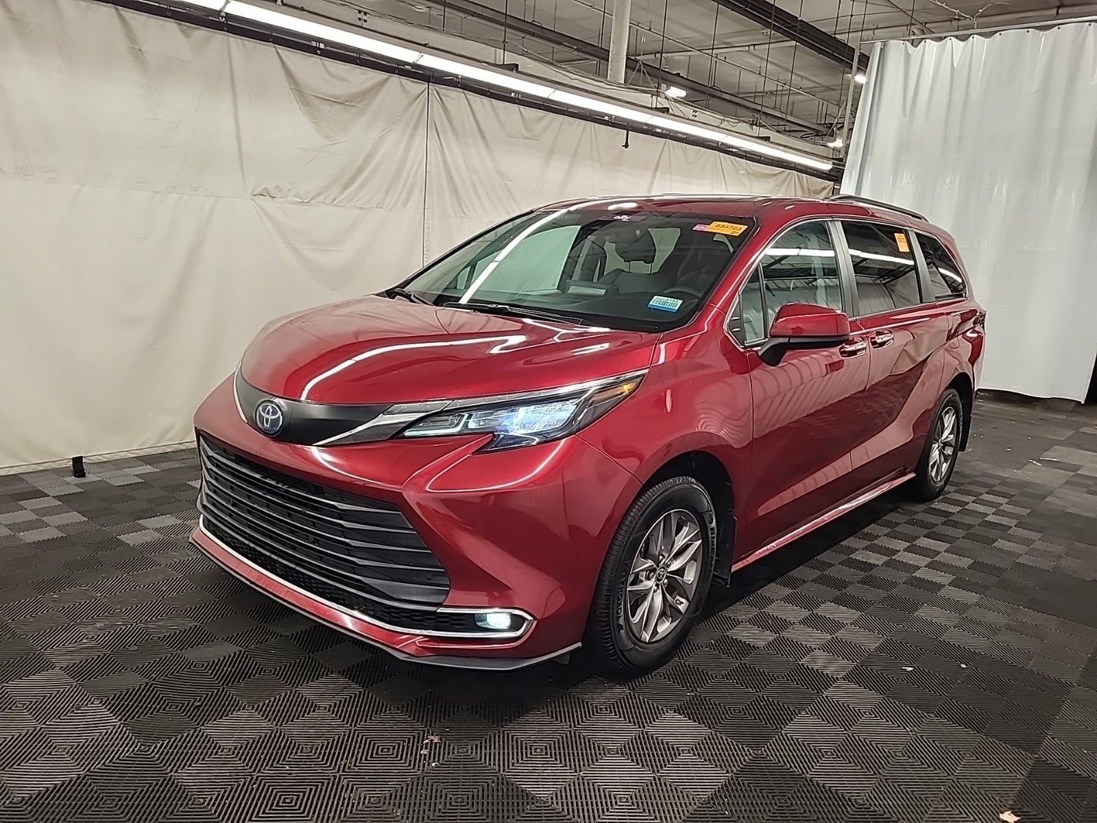2024 Toyota Sienna XLE