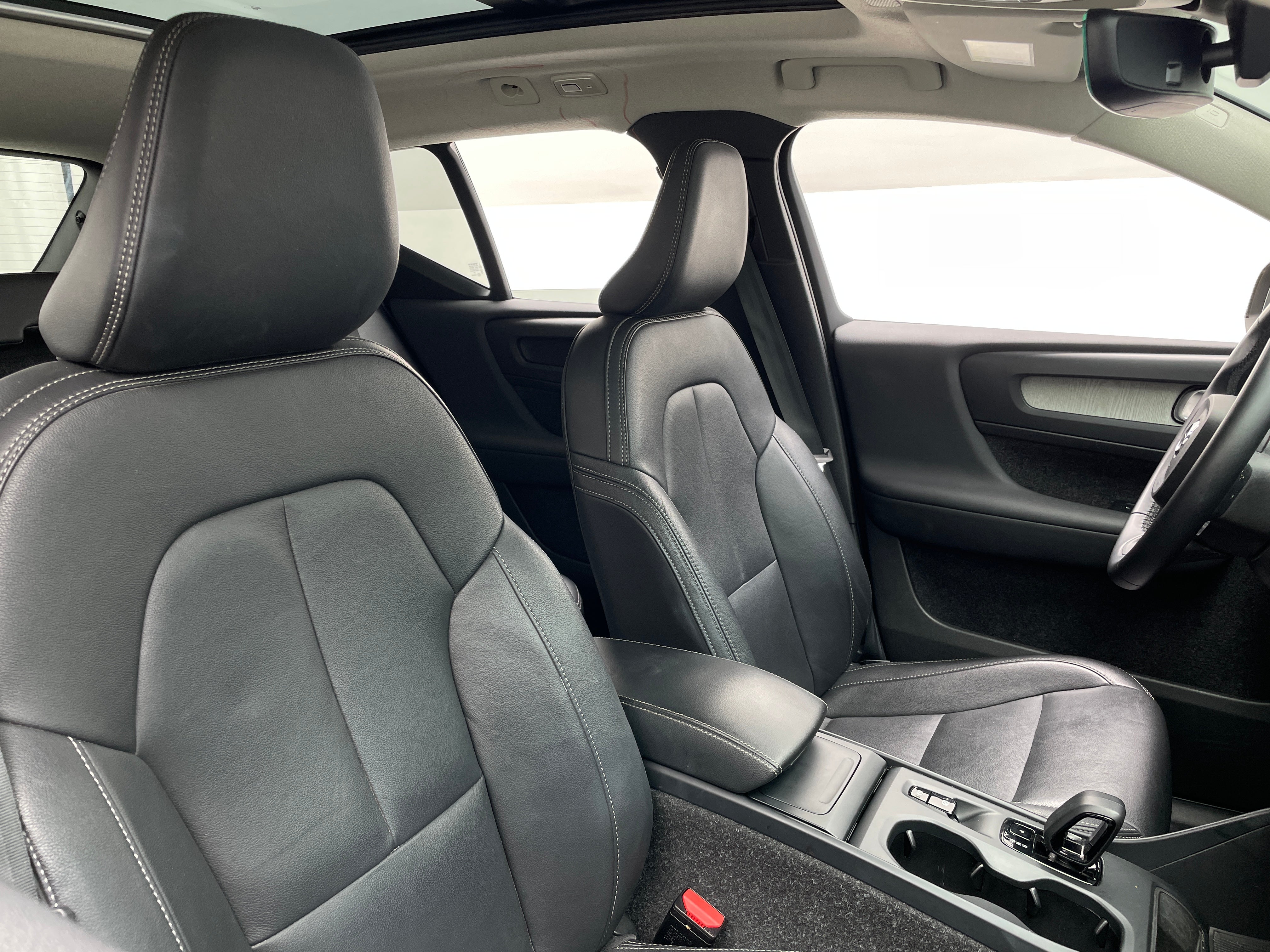 2025 Volvo XC40