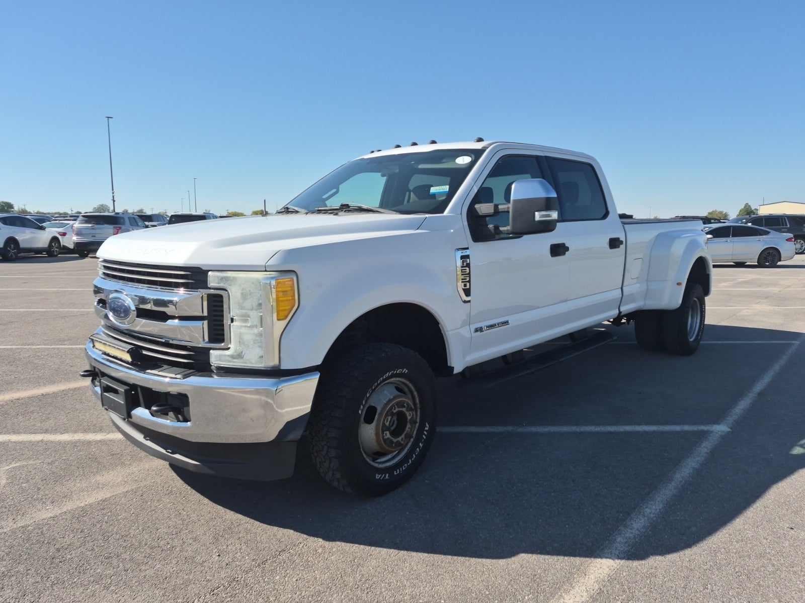 2017 Ford F-350 XLT 4WD Crew Cab 8' Box