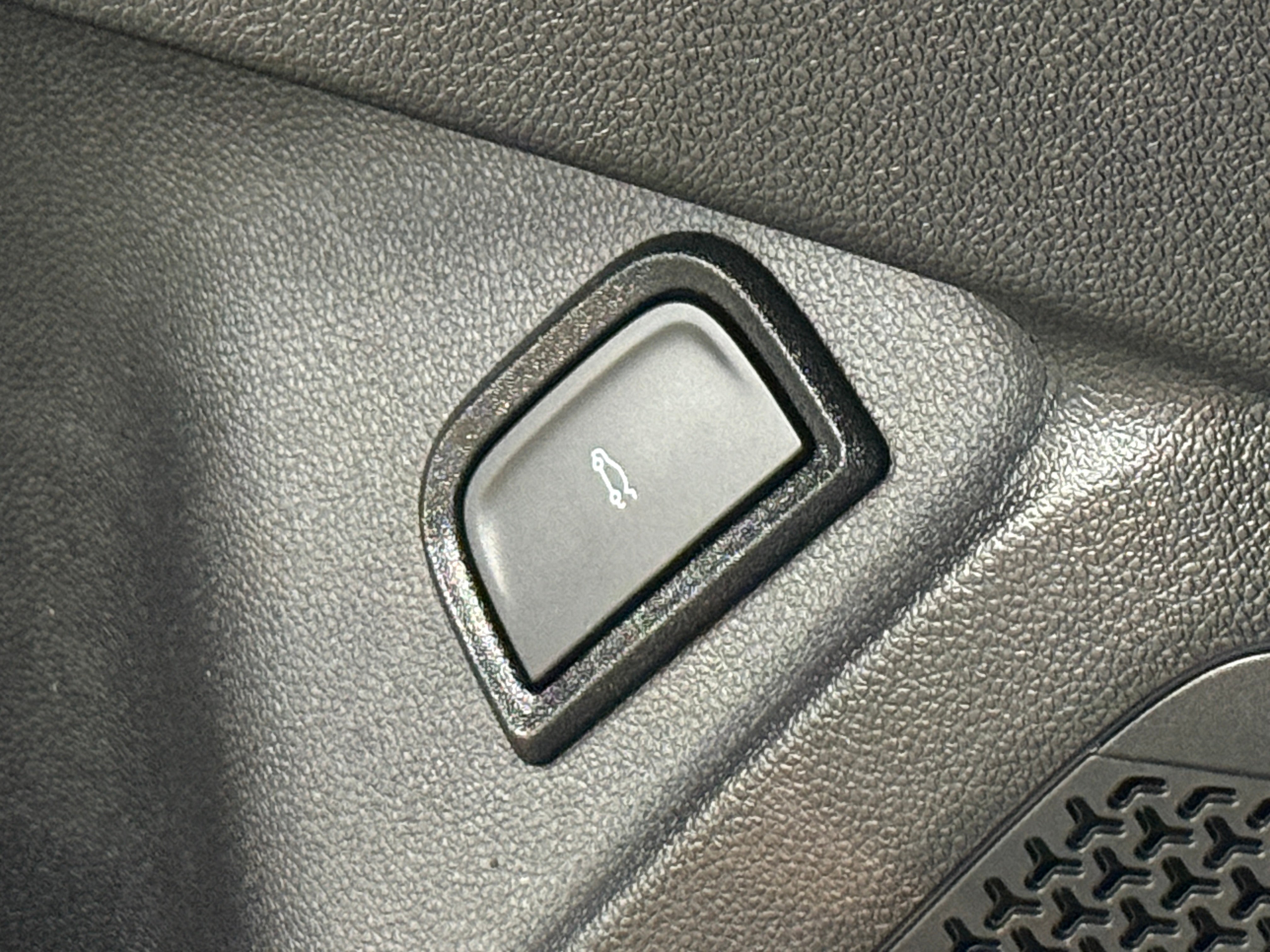 Used 2024 Chevrolet Blazer EV LT with VIN 3GNKDBRJ5RS278216 for sale in Auburn, WA
