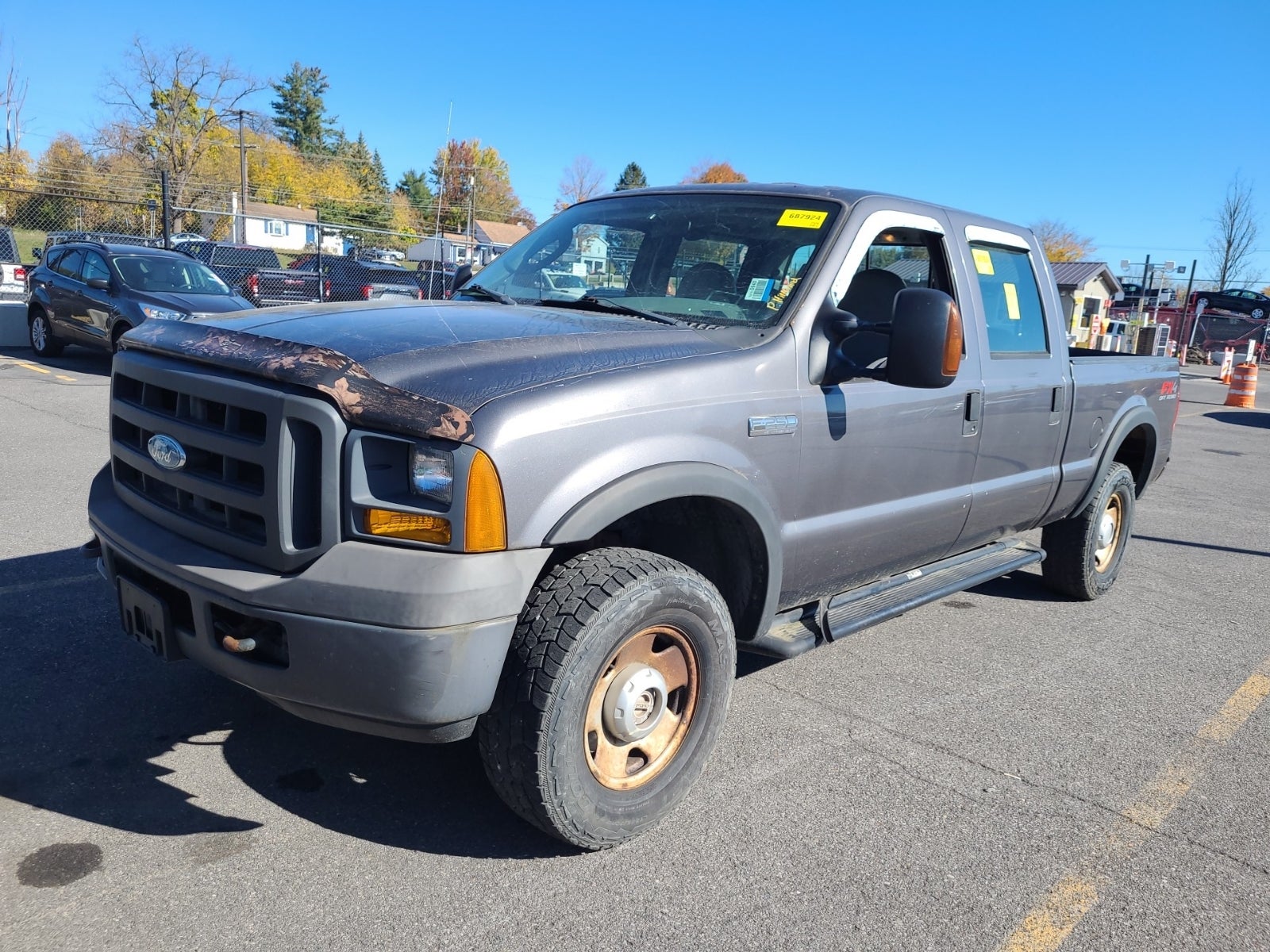 2005 Ford F-250 Crew Cab 156" XL 4WD