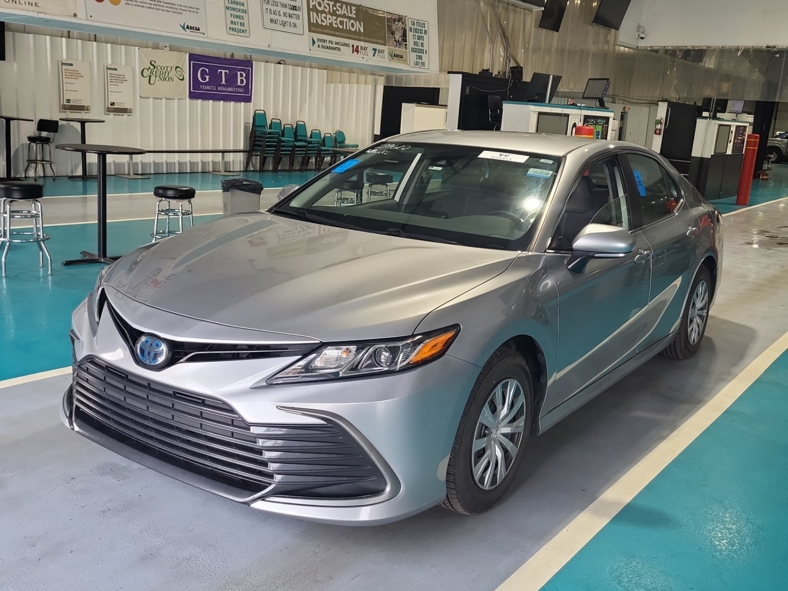 2022 Toyota Camry Hybrid LE