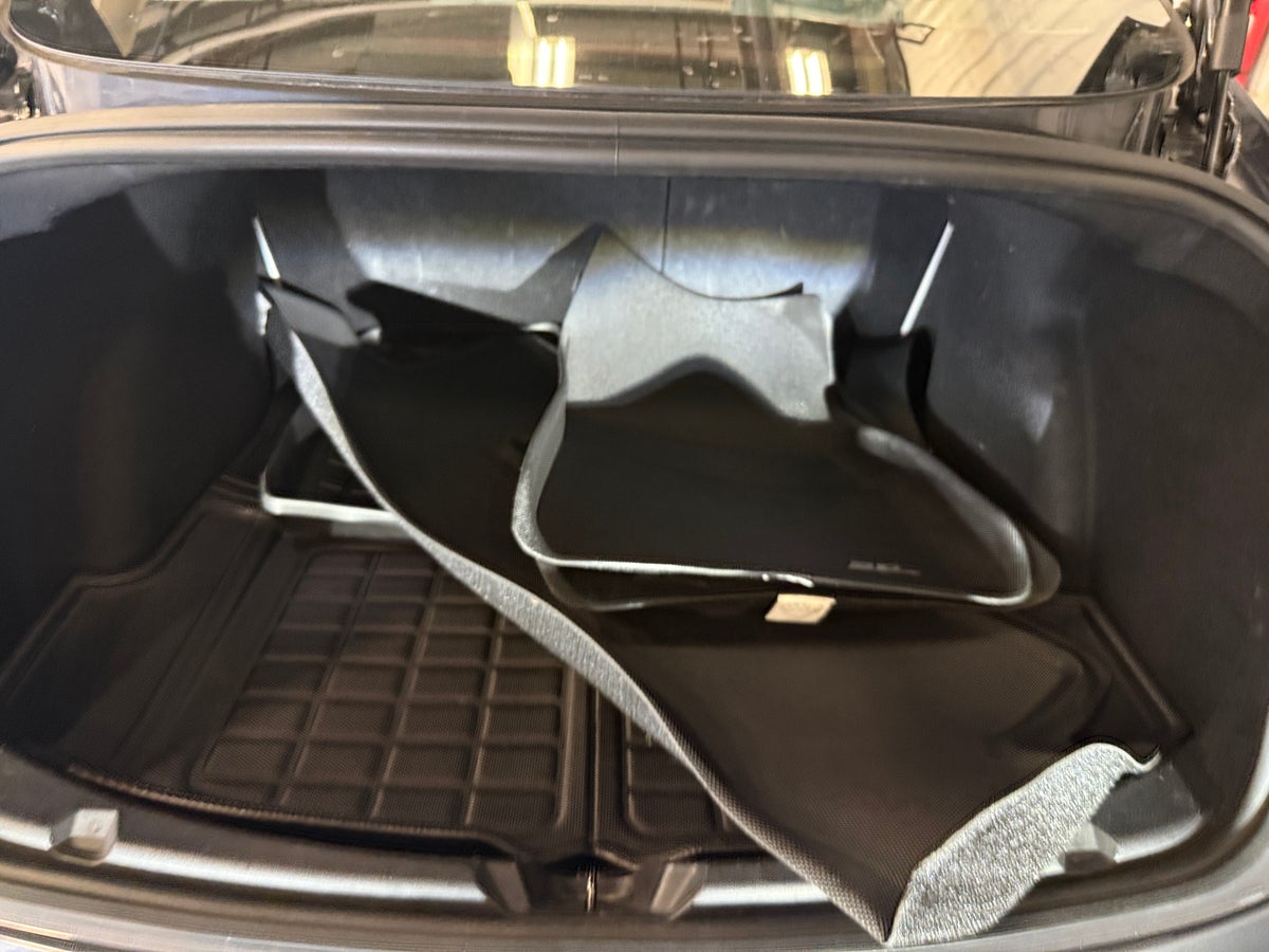 2019 Tesla Model 3 Long Range Rear-Wheel Drive in Midnight Silver Metallic — photo 2