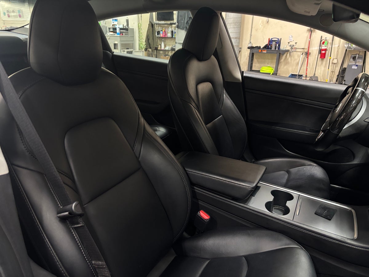 2021 Tesla Model 3 Standard Range Plus in Midnight Silver Metallic — photo 2