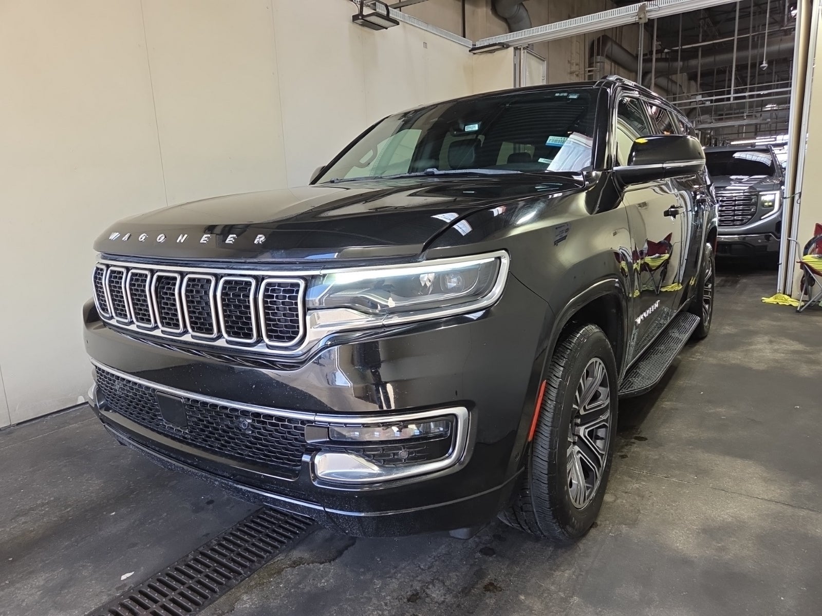 2023 Jeep Wagoneer Base