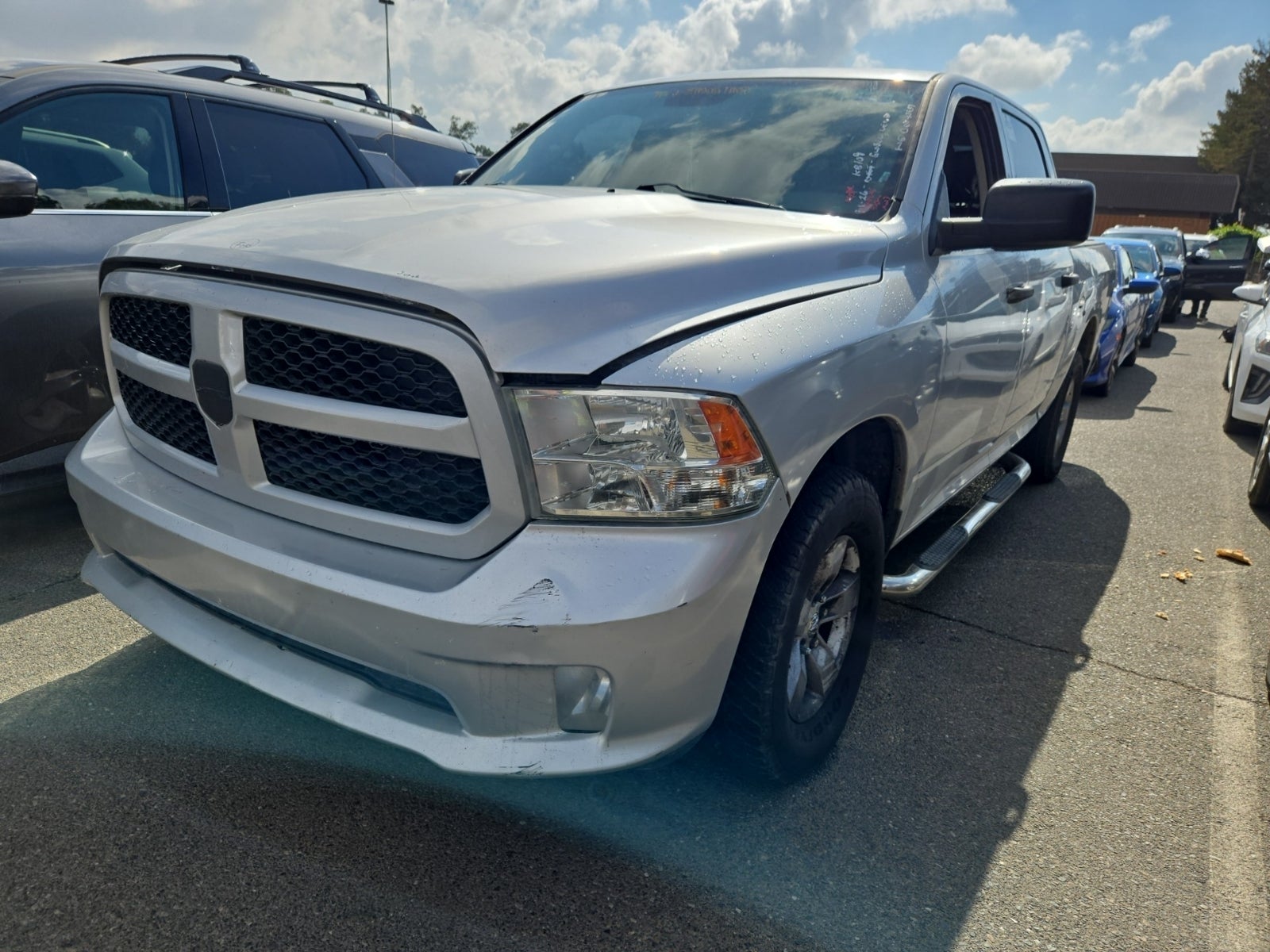 2013 Ram 1500 4WD Crew Cab 140.5" Express