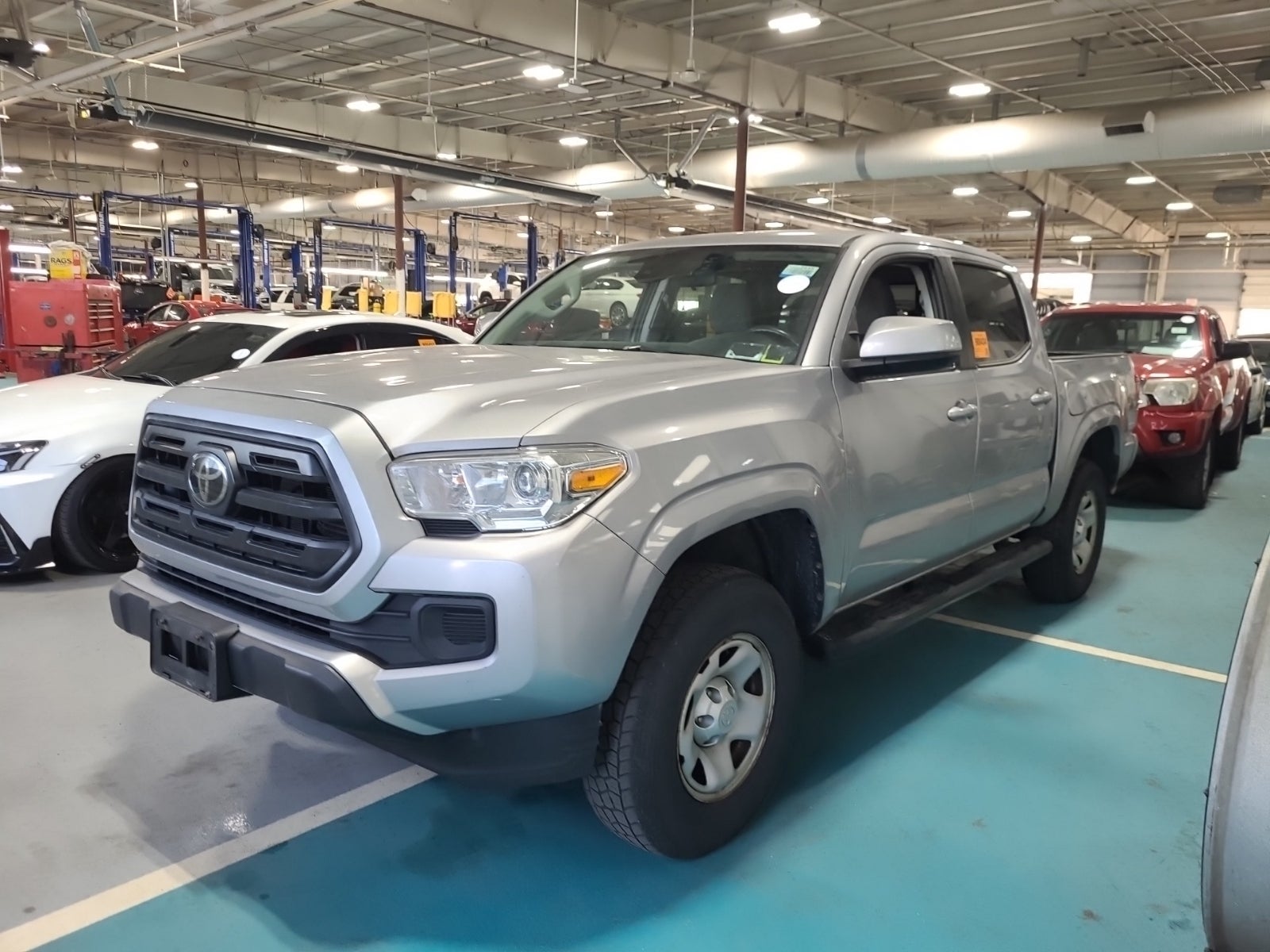 2019 Toyota Tacoma SR Double Cab 5' Bed V6 At