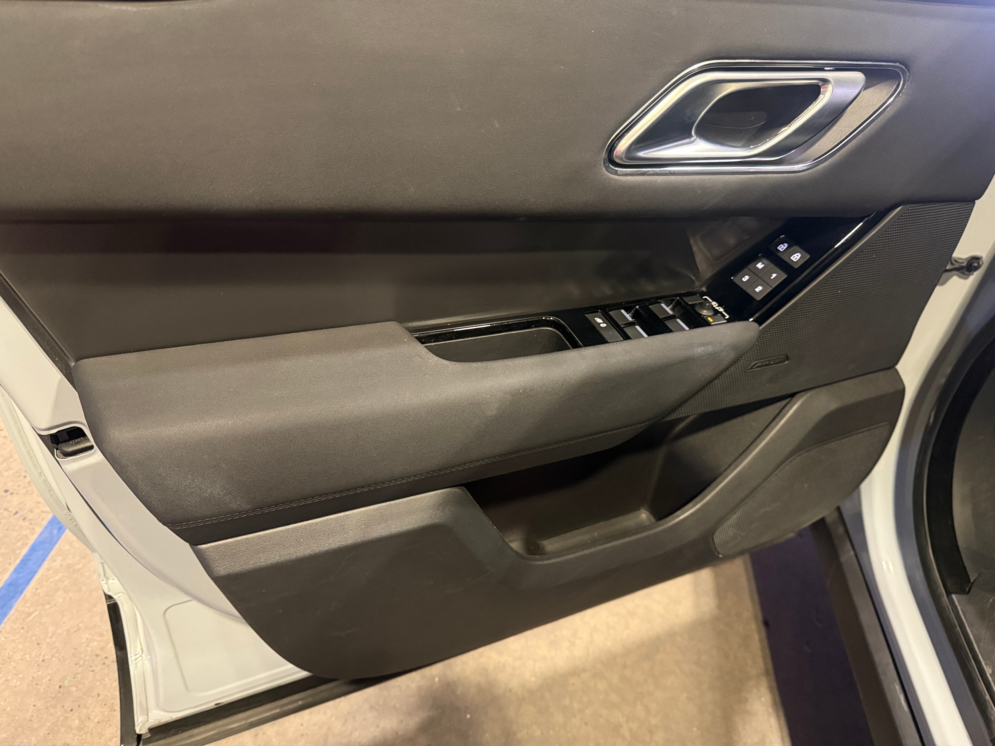 2025 Land Rover Range Rover Velar