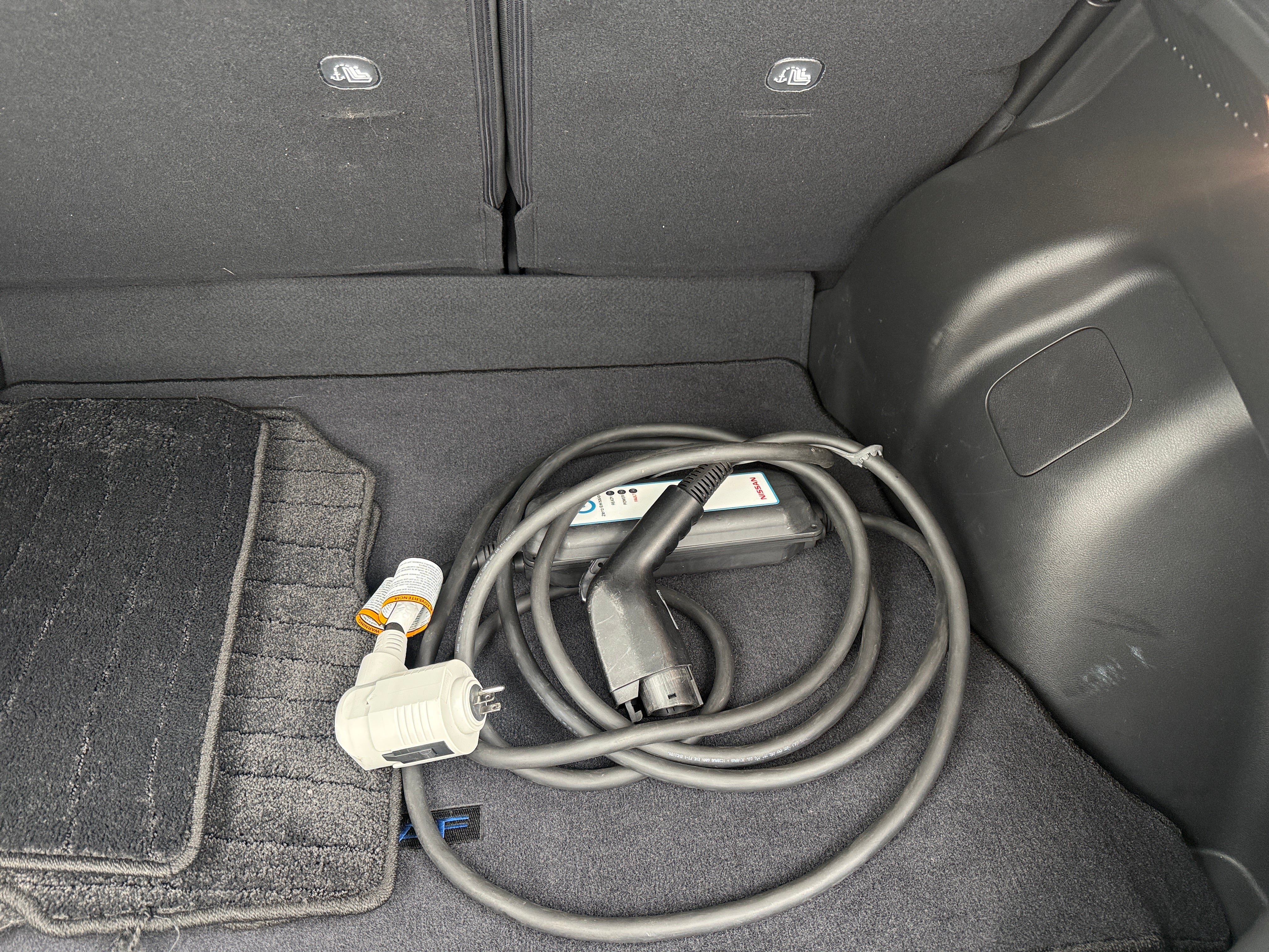 Used 2021 Nissan Leaf SV with VIN 1N4AZ1CV1MC551930 for sale in Pewaukee, WI