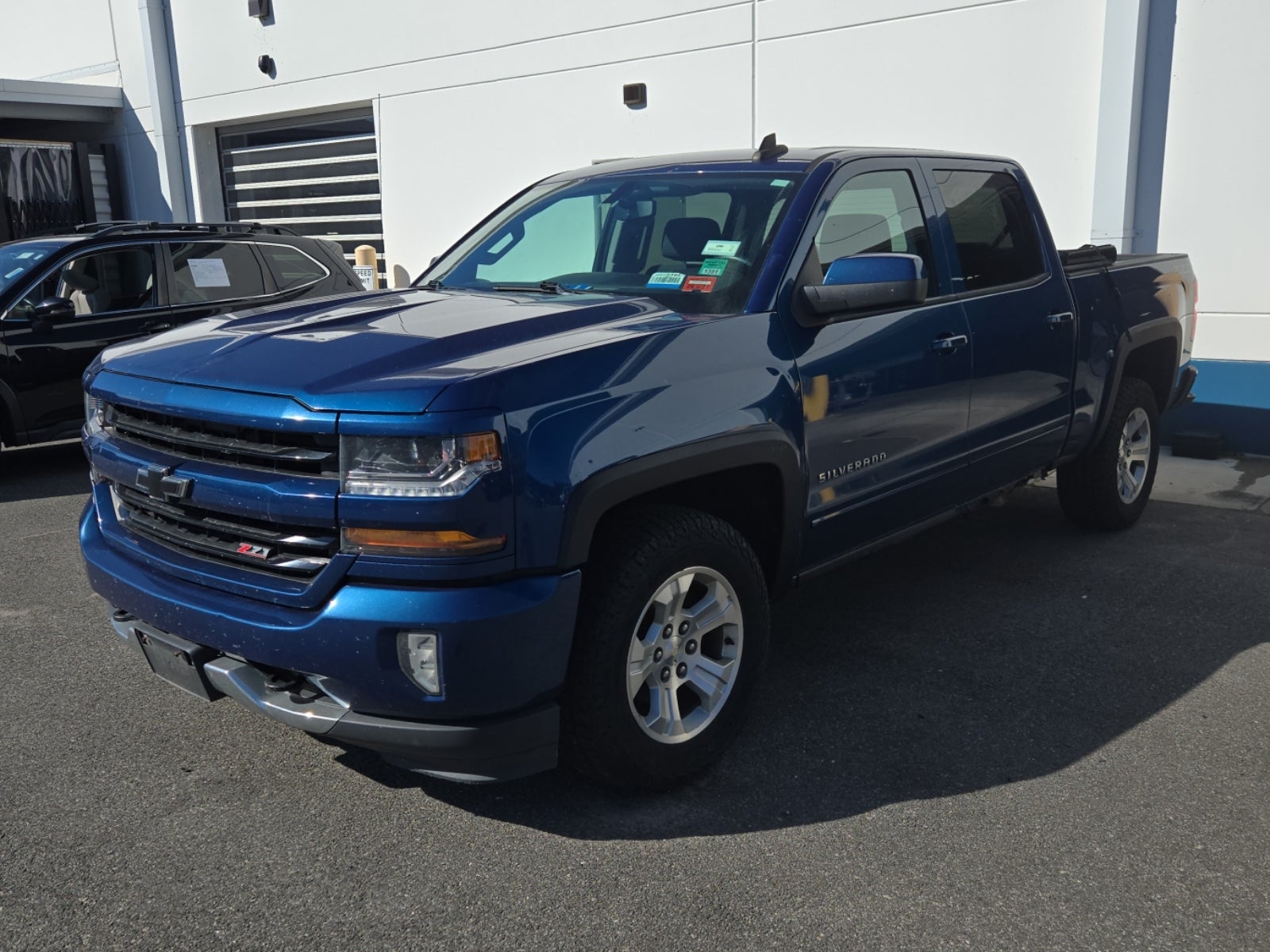 2017 Chevrolet Silverado 1500 4WD Crew Cab 143.5" LT W/2lt