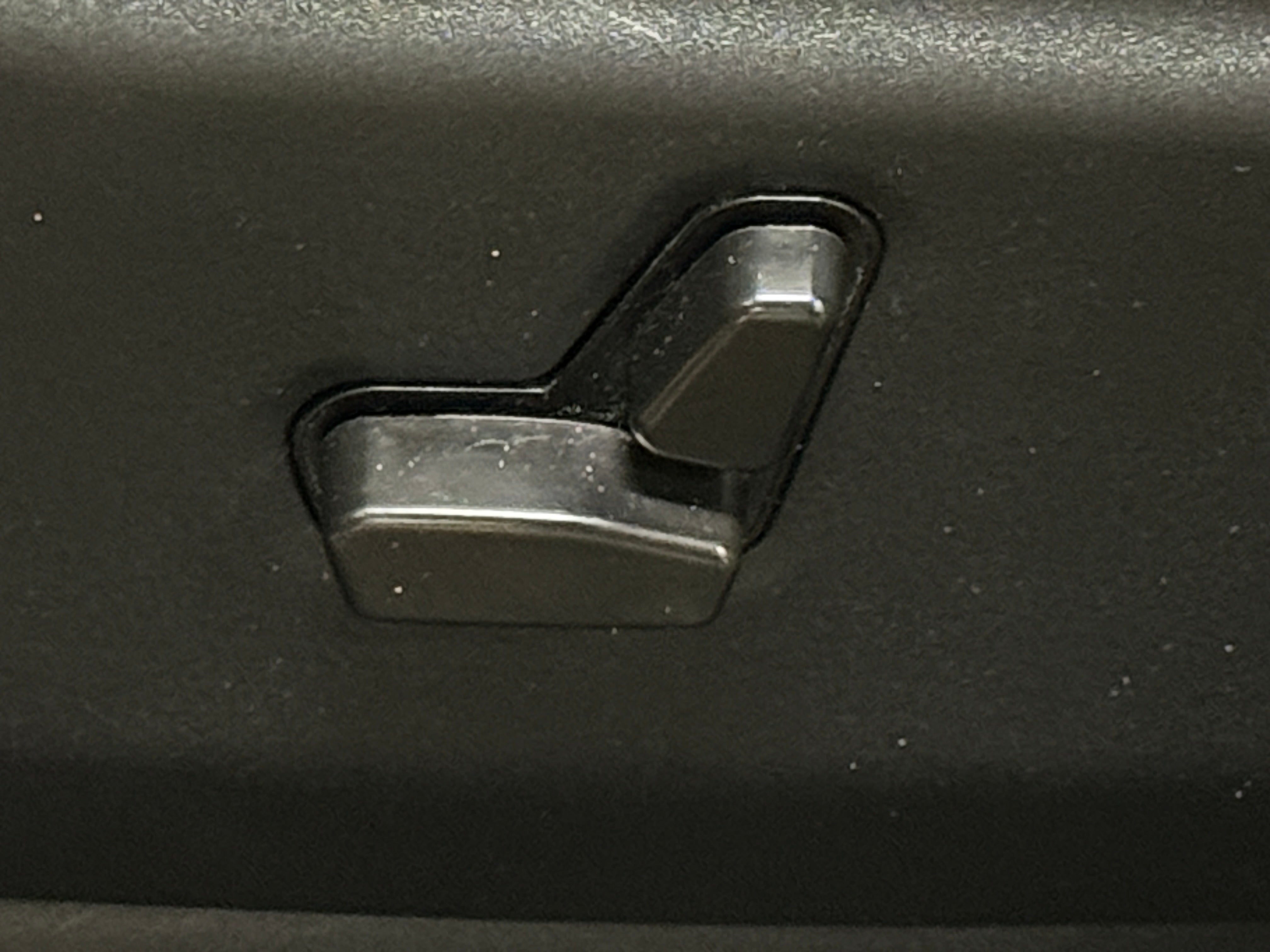 1C4RJEAG9MC785040