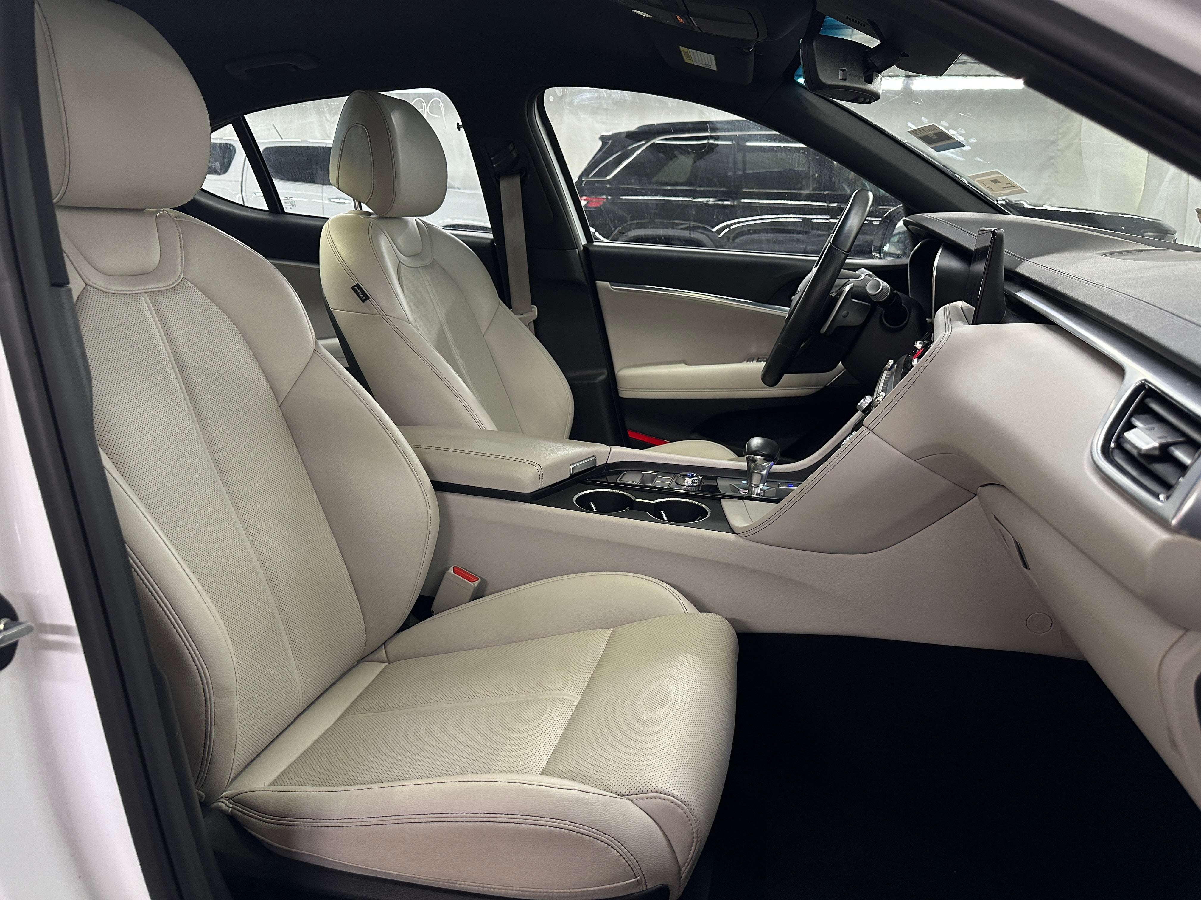 2025 GENESIS G70