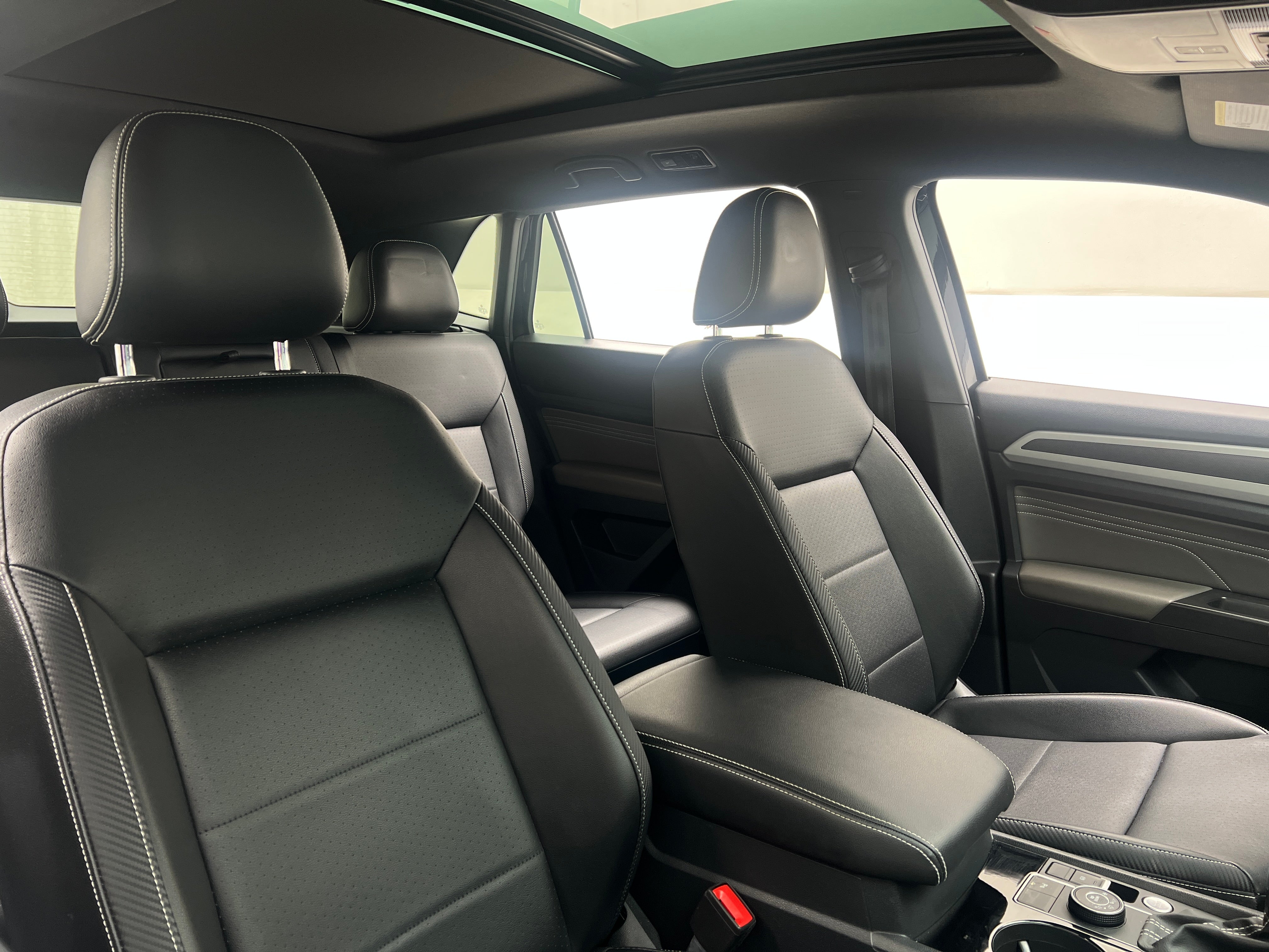 2022 Volkswagen Atlas Cross Sport SEL R-Line