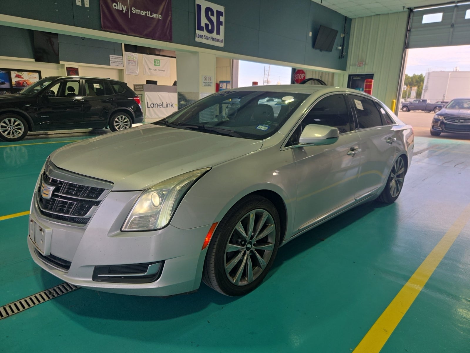 2016 Cadillac XTS Standard