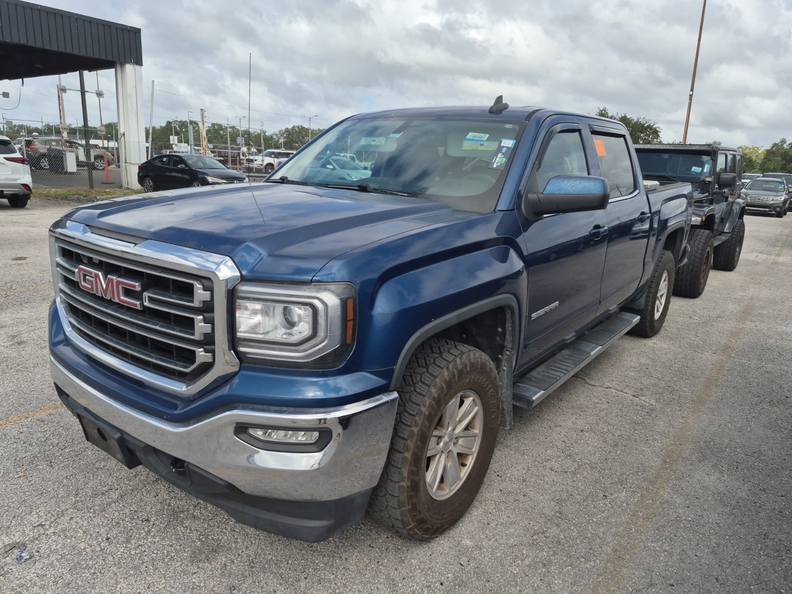 2017 GMC Sierra 1500 2WD Crew Cab 143.5" Sle
