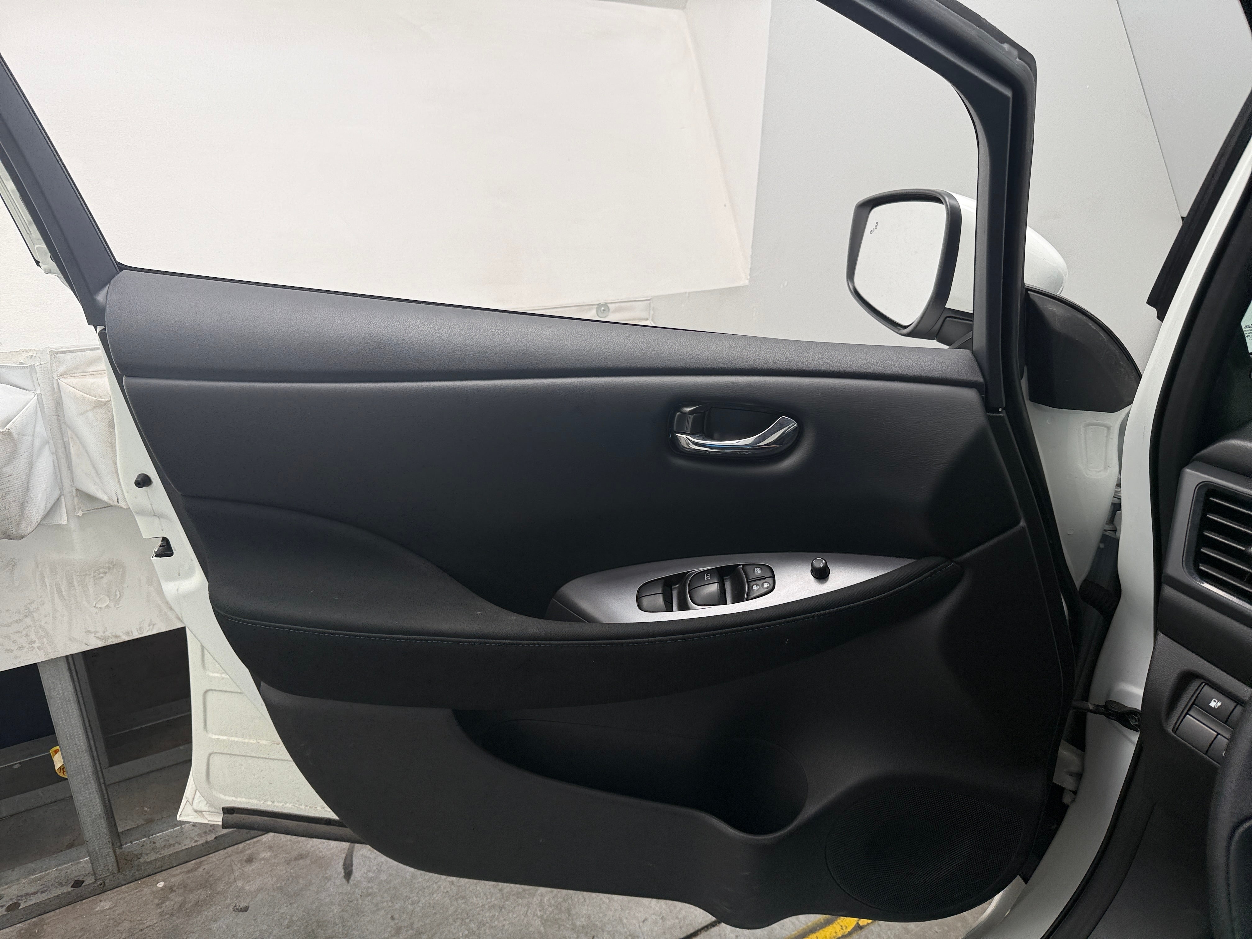 Used 2025 Nissan Leaf S with VIN 1N4AZ1BVXSC560558 for sale in Pewaukee, WI