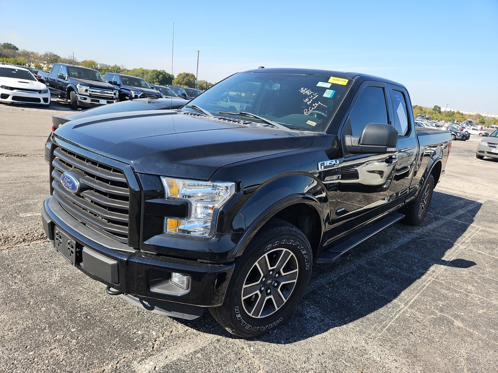 2016 Ford F-150 4WD Supercab 145" XLT