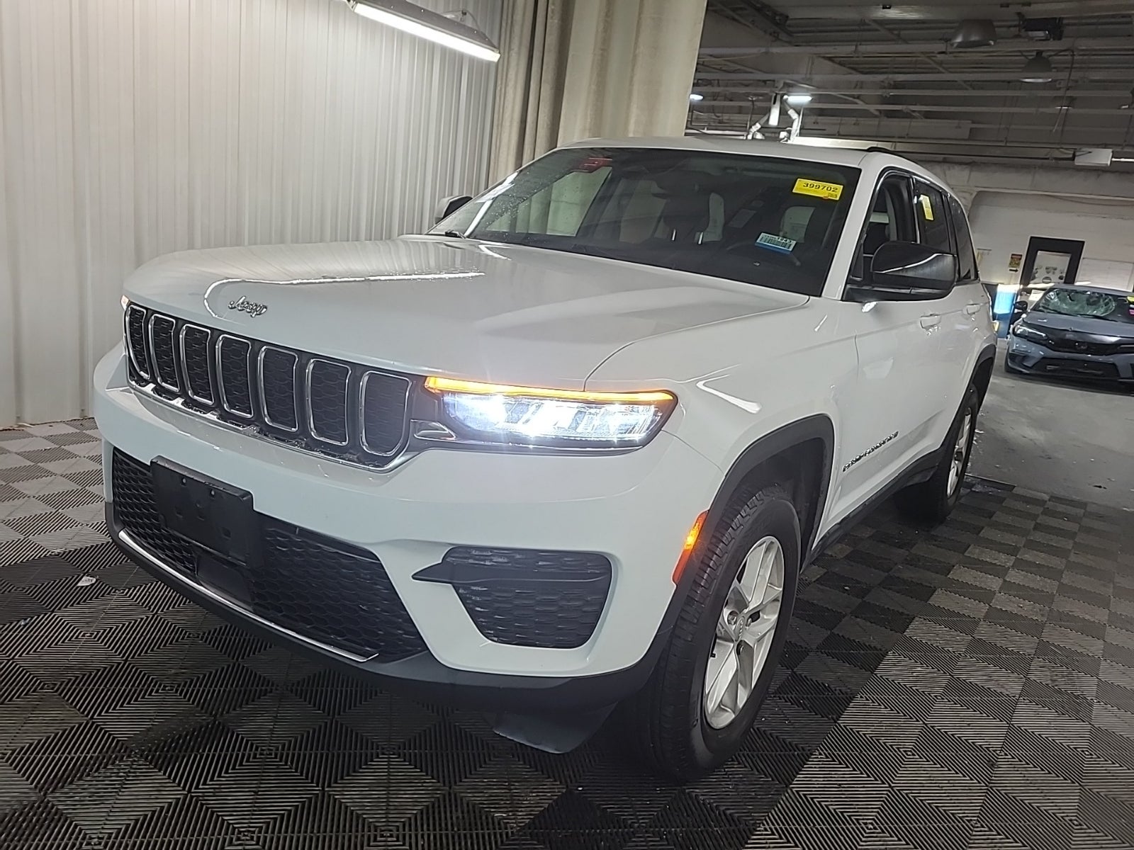 2023 Jeep Grand Cherokee Laredo