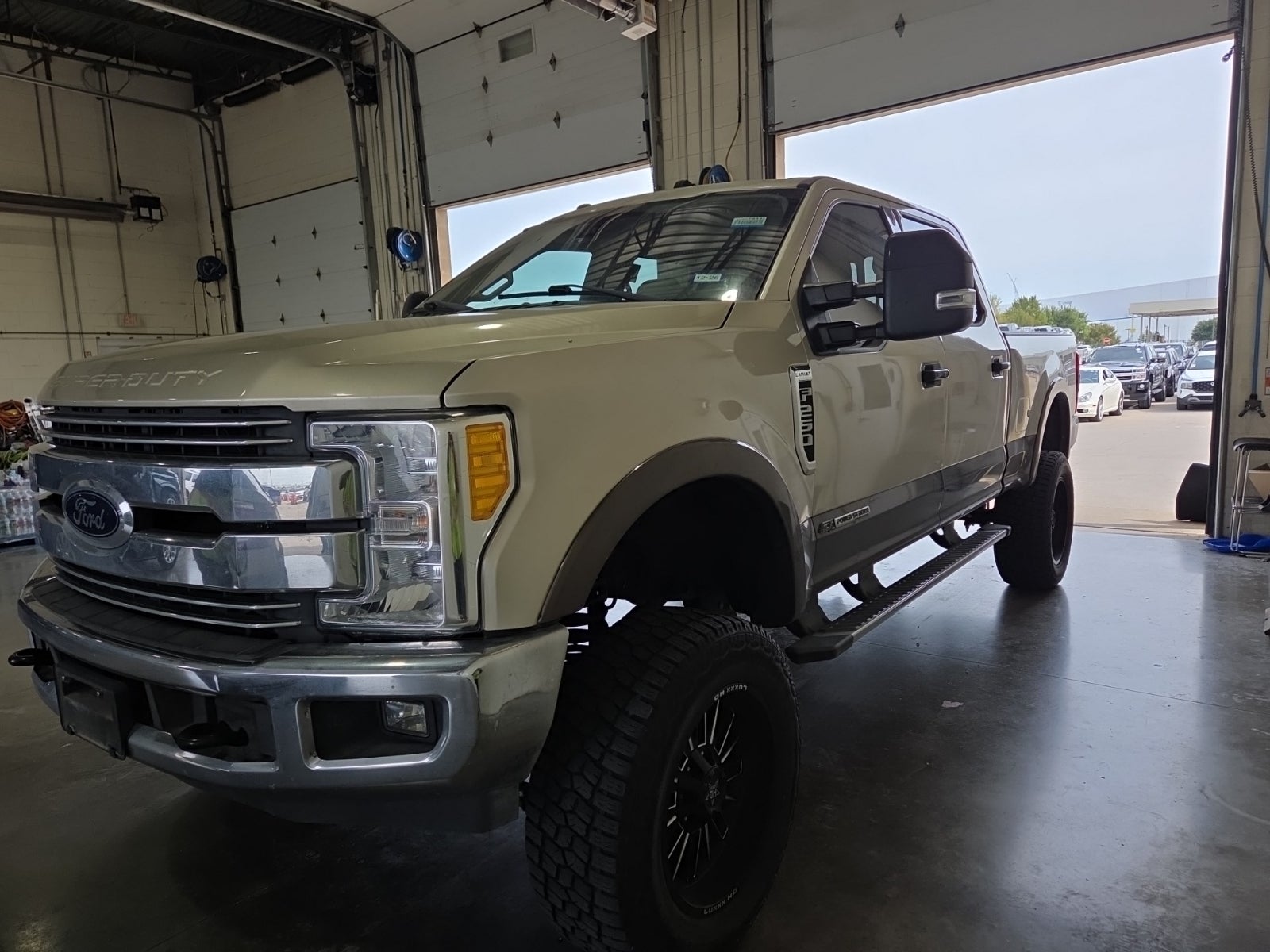 2017 Ford F-250 Lariat 4WD Crew Cab 6.75' Box