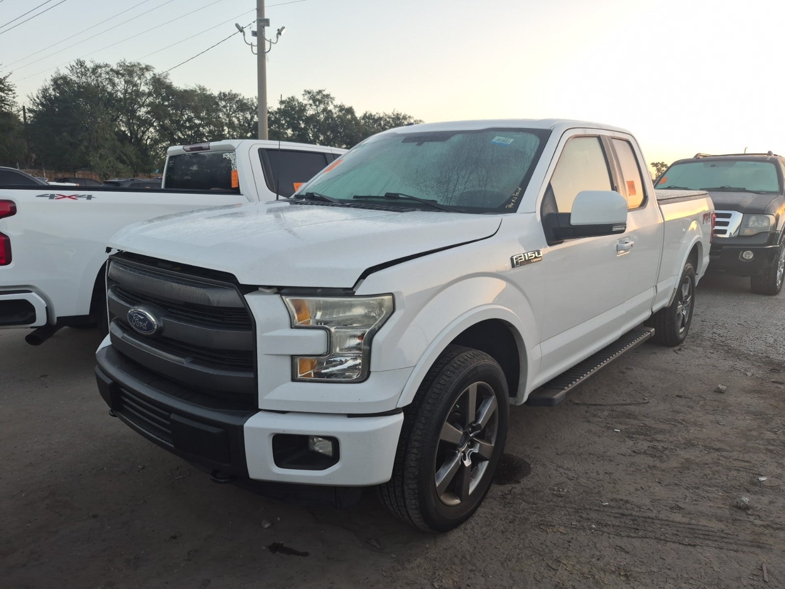 2015 Ford F-150 4WD Supercab 145" Lariat