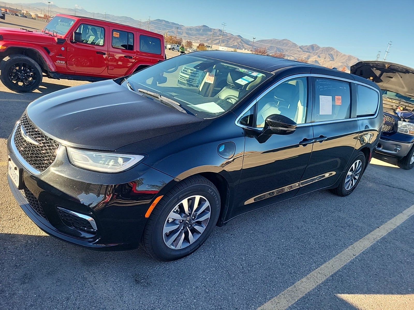 2024 Chrysler Pacifica Hybrid Hybrid Select