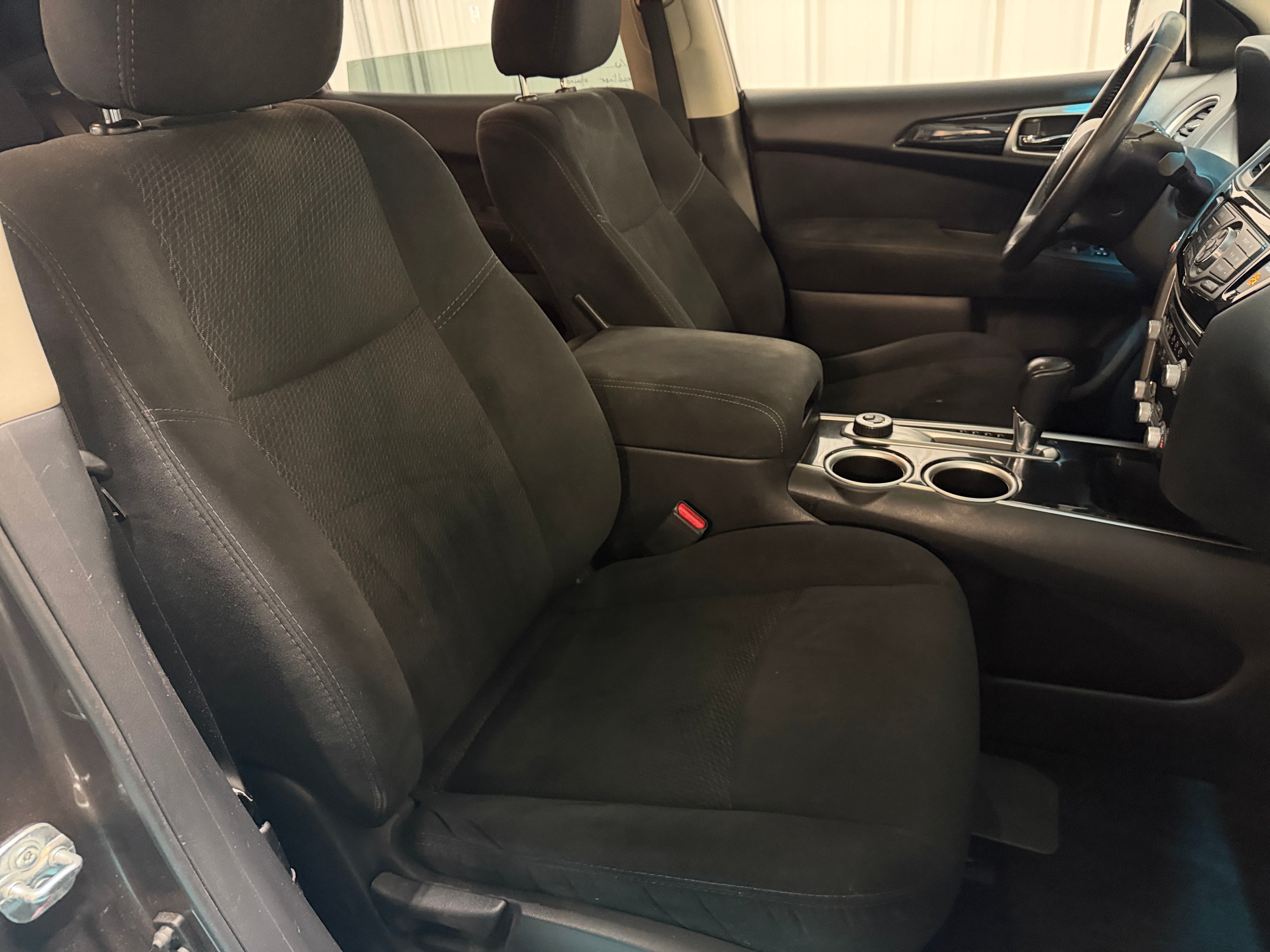 2015 Nissan Pathfinder SV