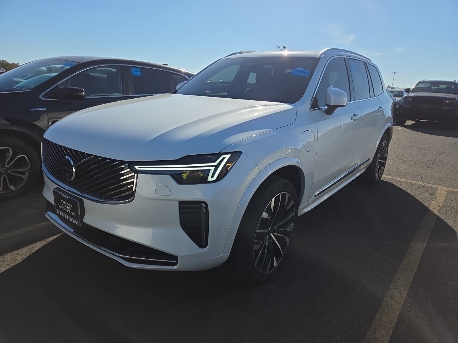 2025 Volvo XC90 Plug-In Hybrid Plus