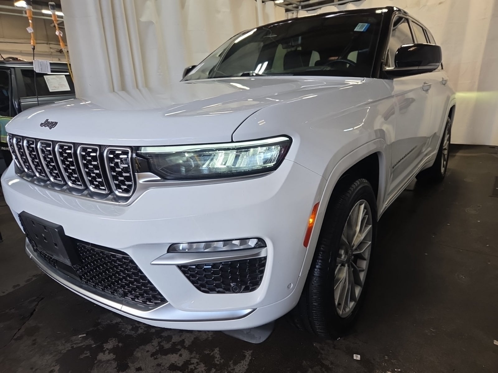 2023 Jeep Grand Cherokee Summit