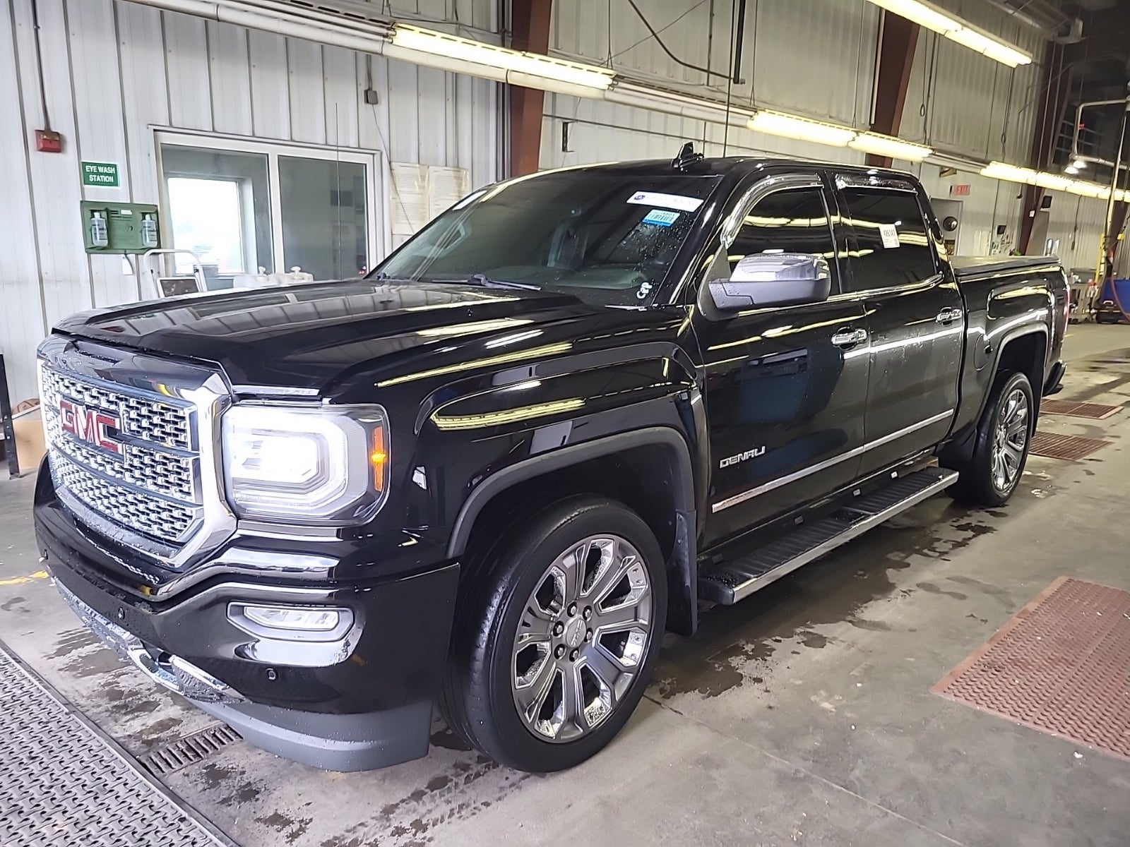 2016 GMC Sierra 1500 4WD Crew Cab 143.5" Denali