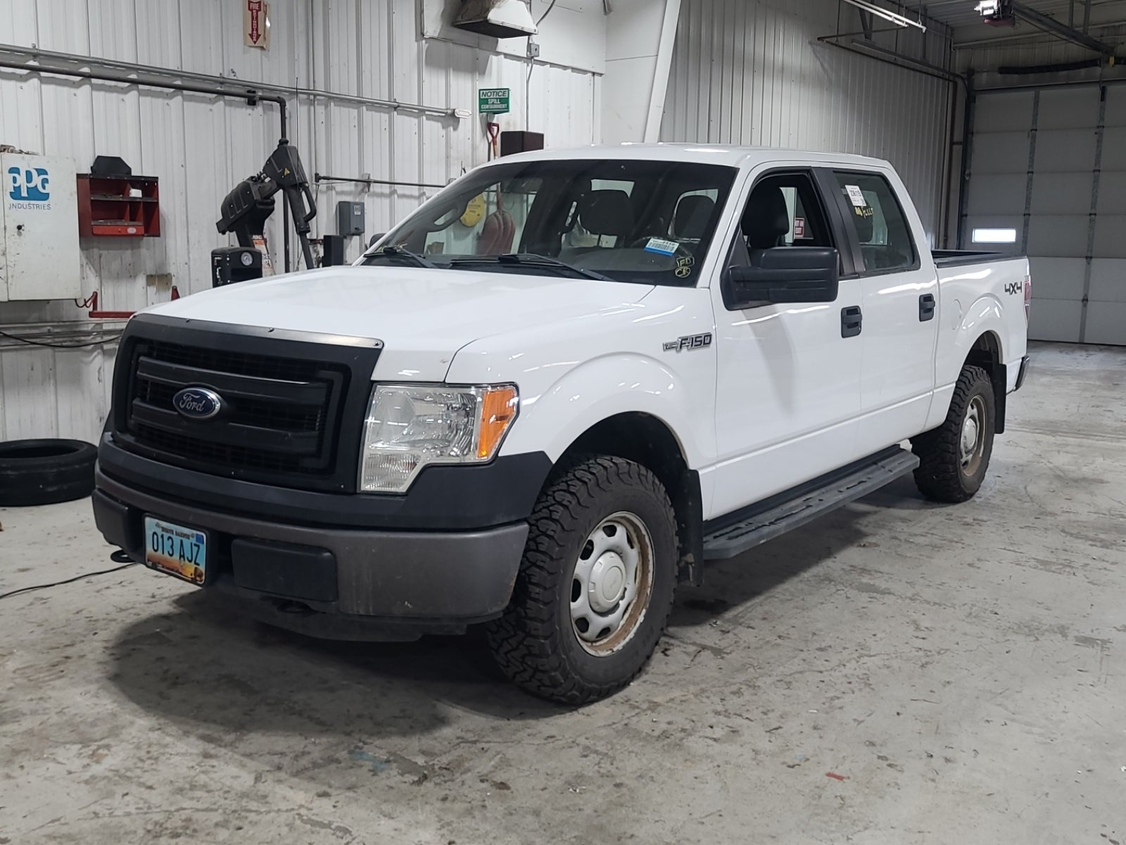 2014 Ford F-150 4WD Supercrew 145" XL