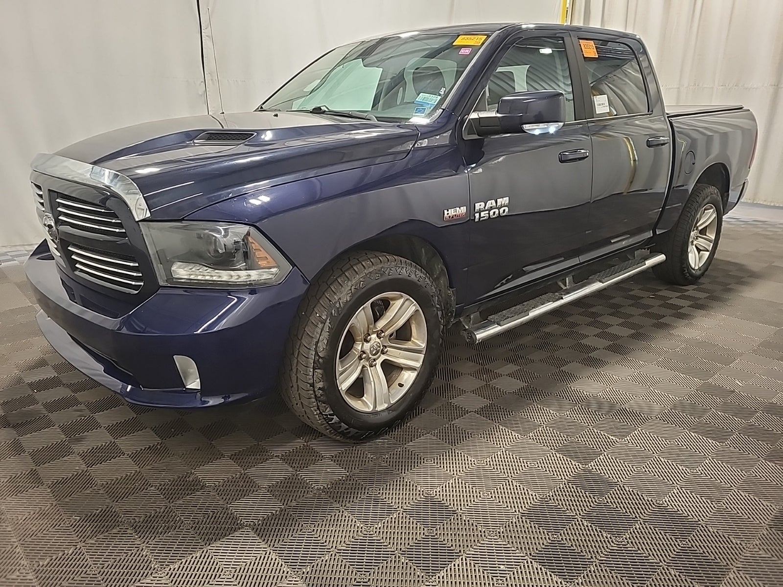 2015 Ram 1500 4WD Crew Cab 140.5" Sport