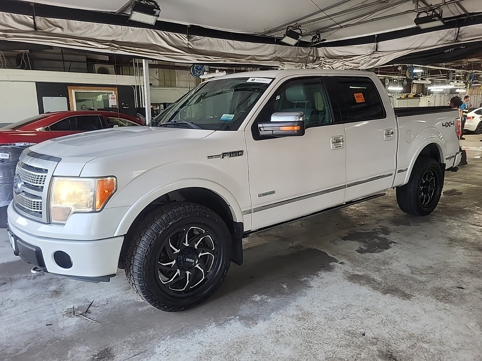 2011 Ford F-150 4WD Supercrew 145" Platinum