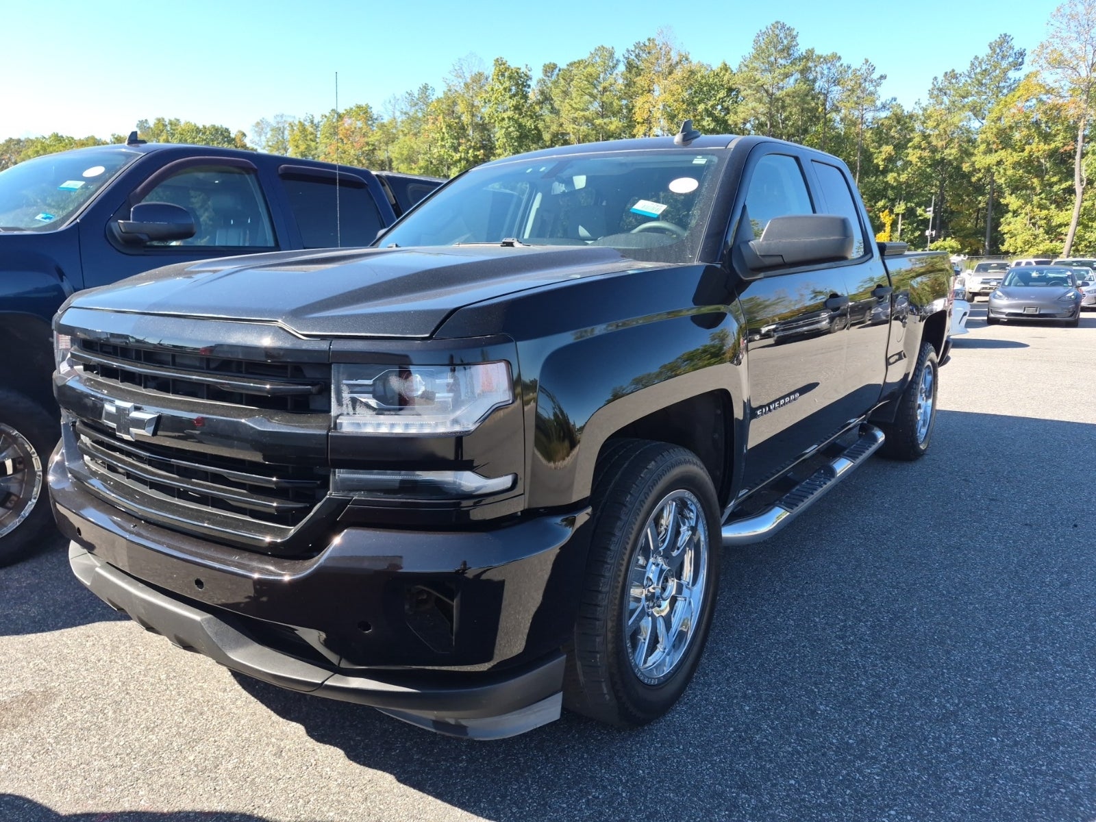 2018 Chevrolet Silverado 1500 4WD Double Cab 143.5" Custom