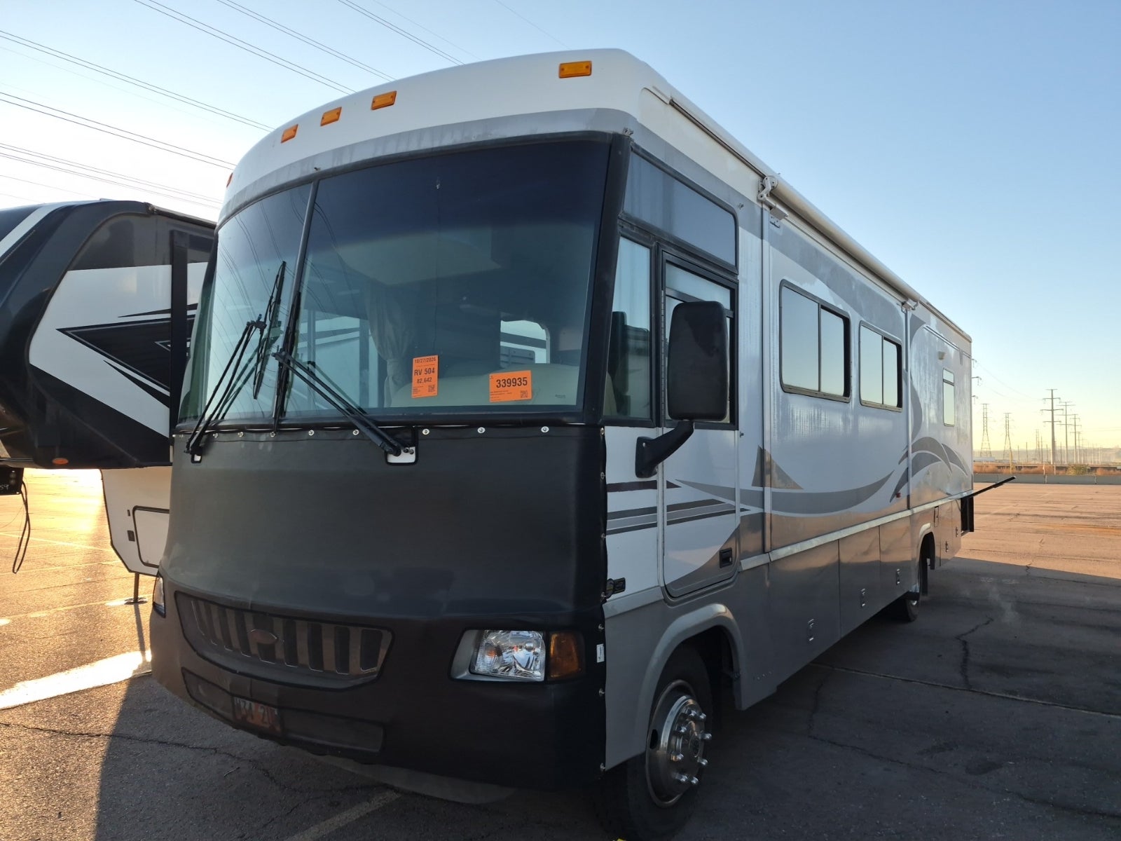 2005 Winnebago Voyage Wff33v