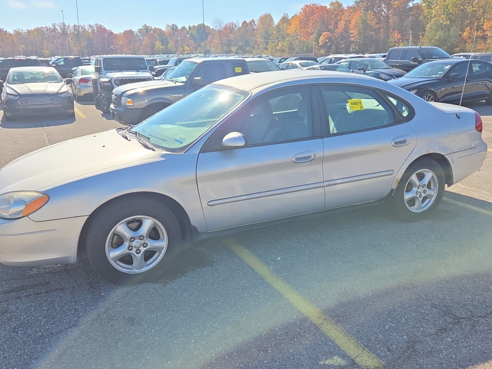 2003 Ford Taurus SE Standard