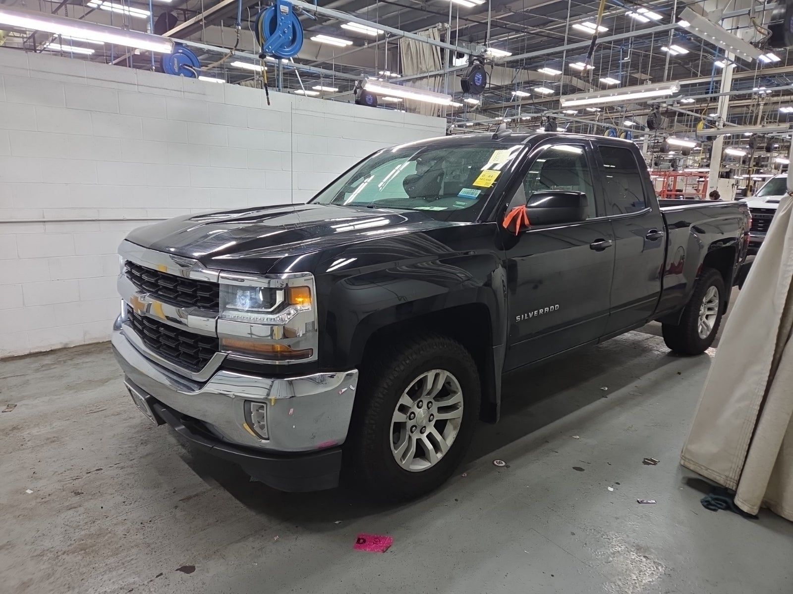 2017 Chevrolet Silverado 1500 4WD Double Cab 143.5" LT W/1lt