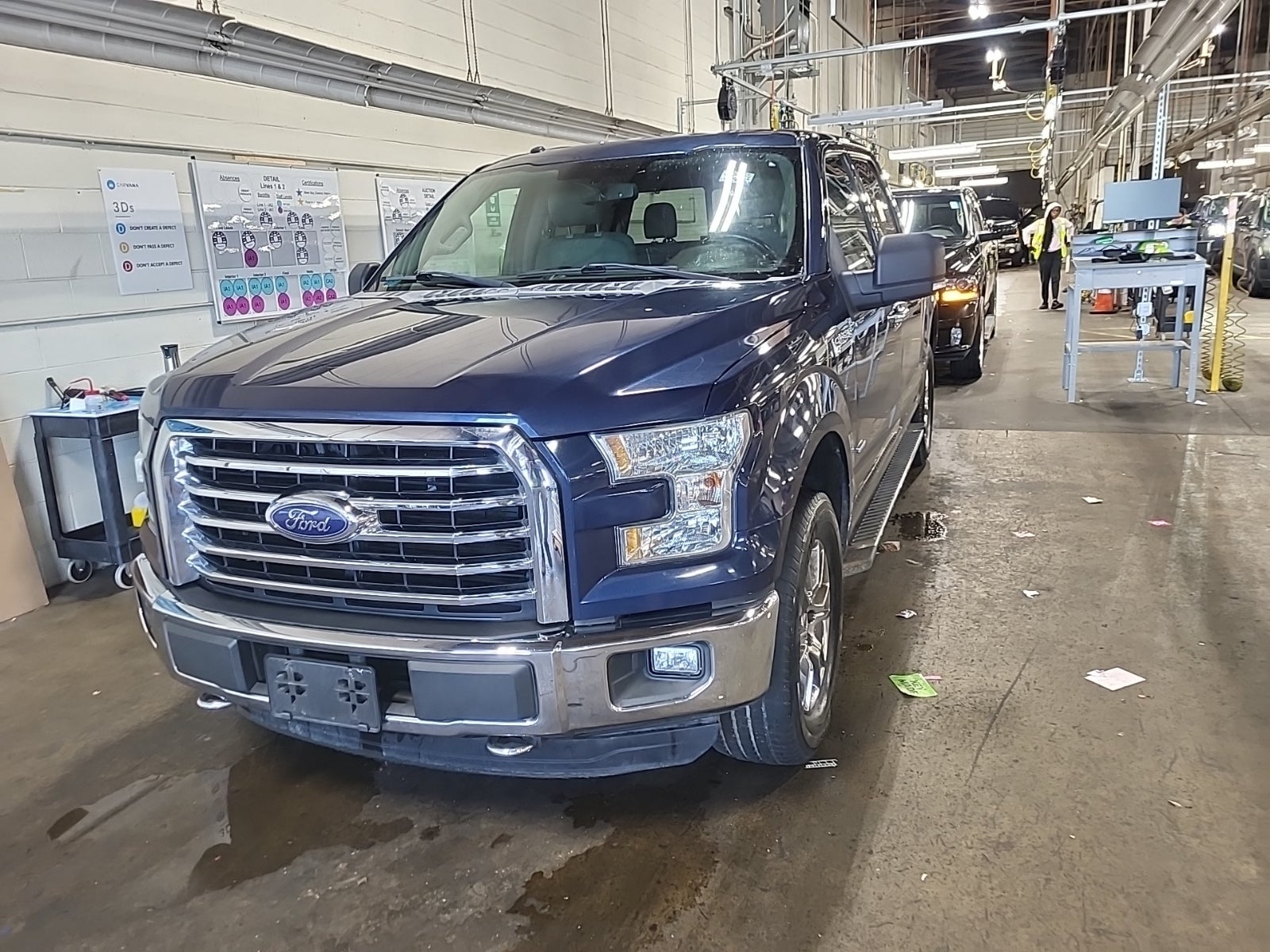 2015 Ford F-150 4WD Supercrew 145" XLT