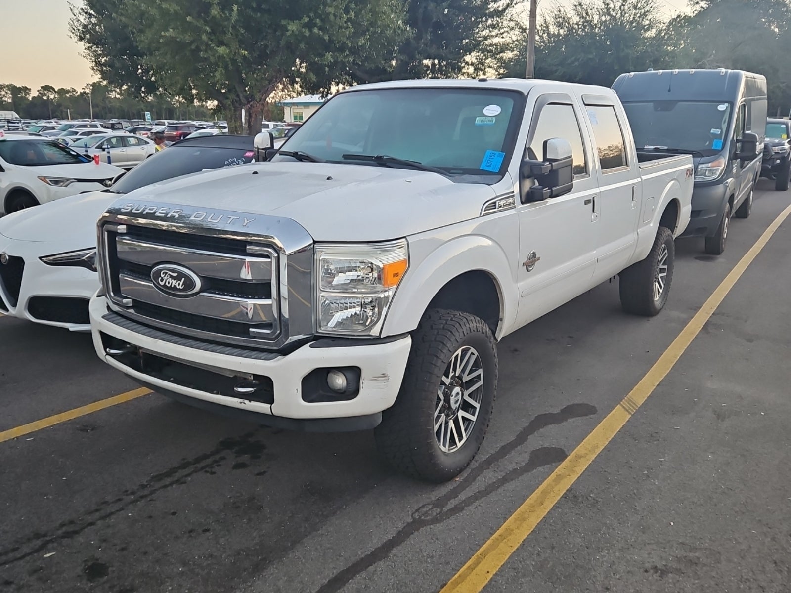 2016 Ford F-250 4WD Crew Cab 156" Lariat