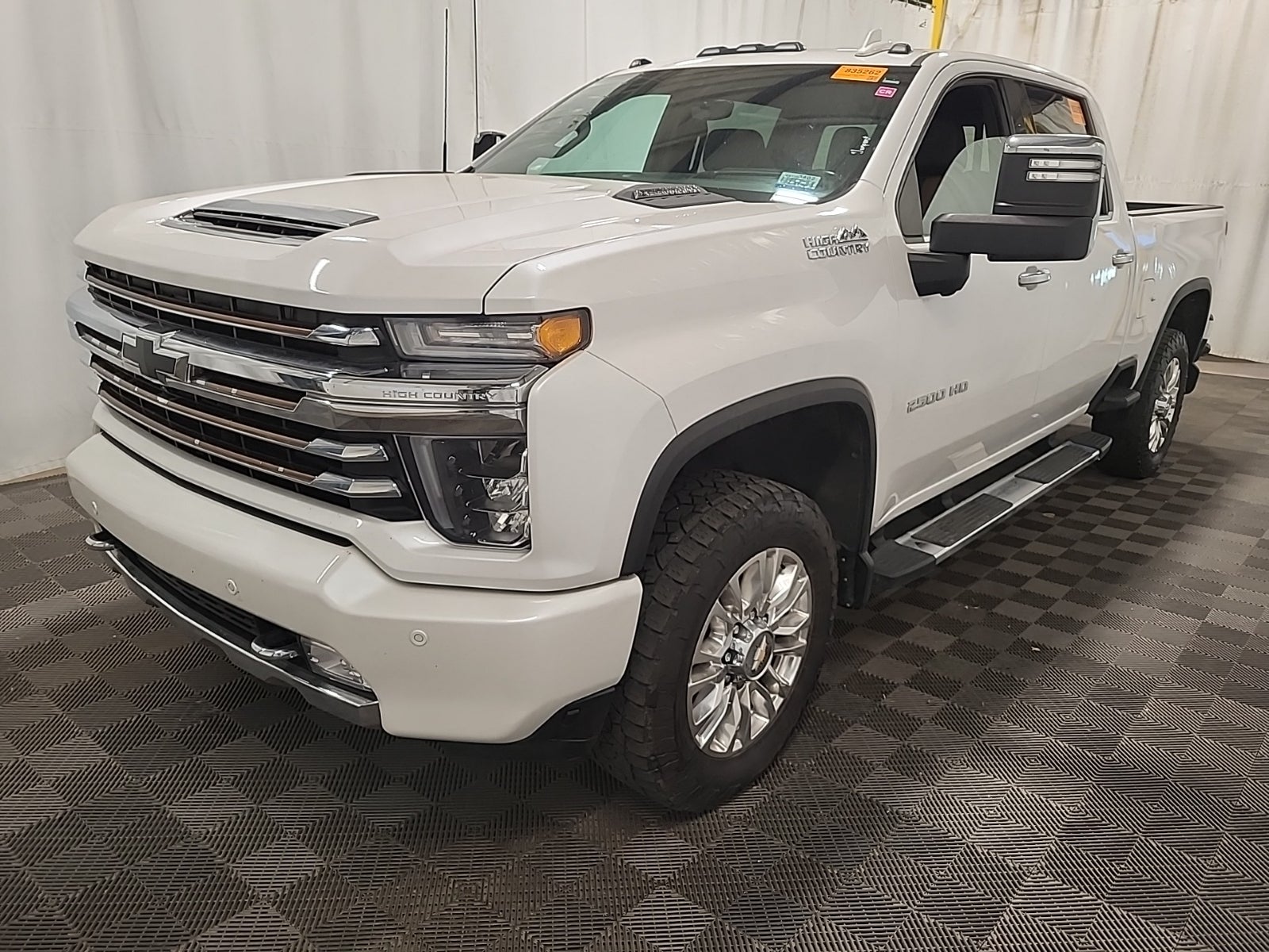 2022 Chevrolet Silverado 2500HD 4WD Crew Cab 159" High Country
