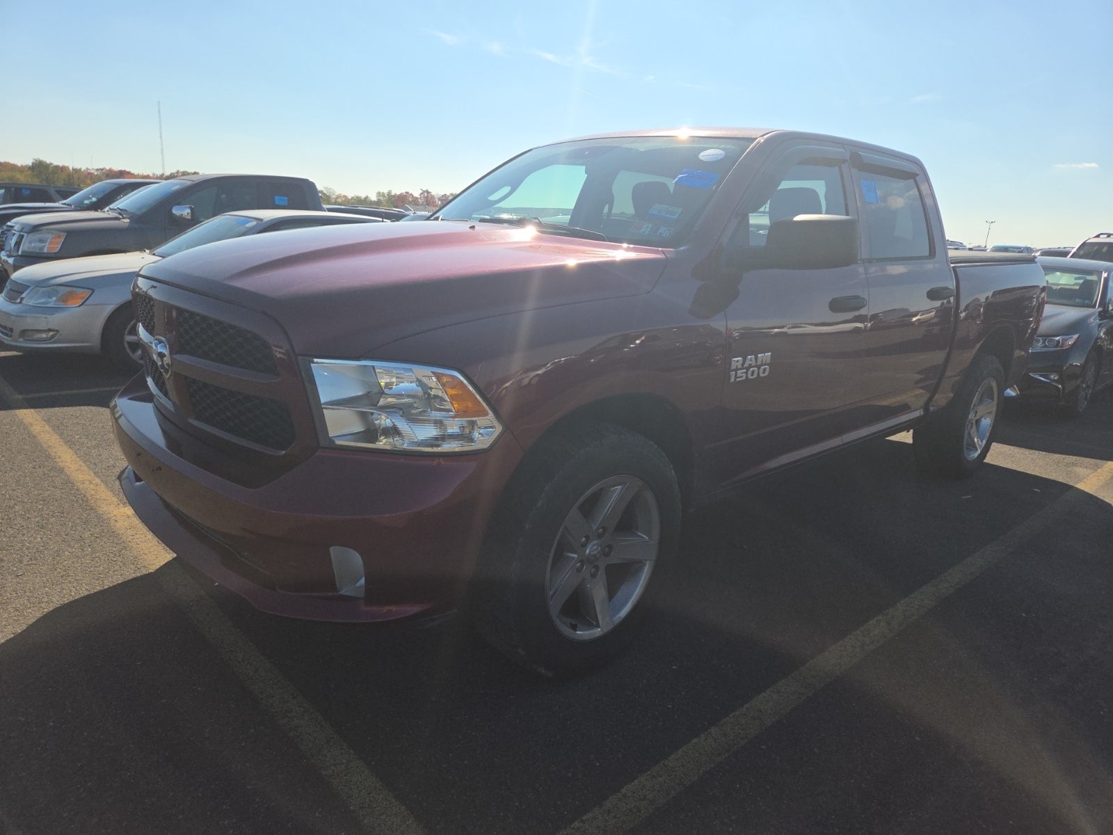 2016 Ram 1500 4WD Crew Cab 140.5" Express