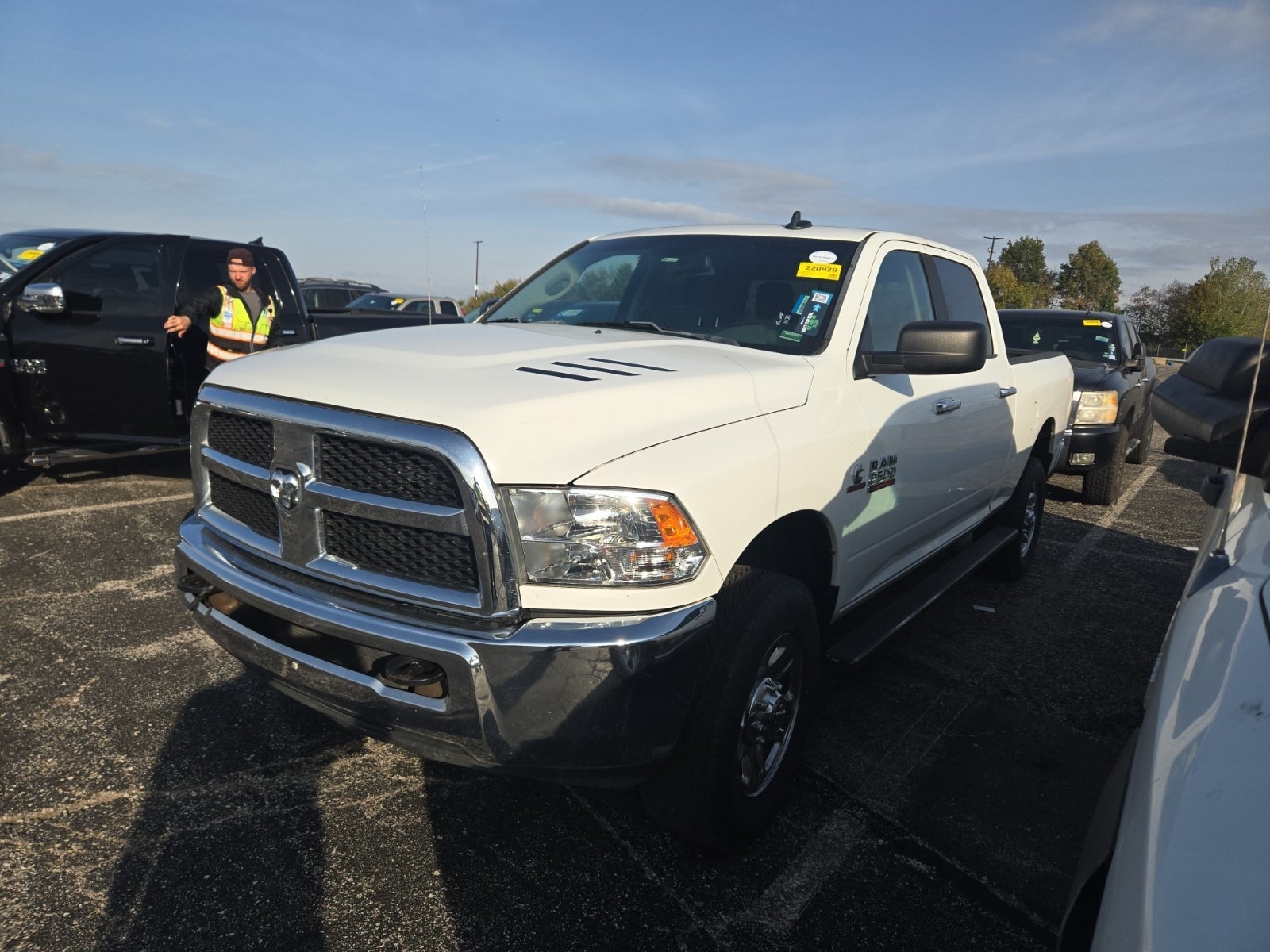 2017 Ram 2500 SLT 4x4 Crew Cab 6'4" Box