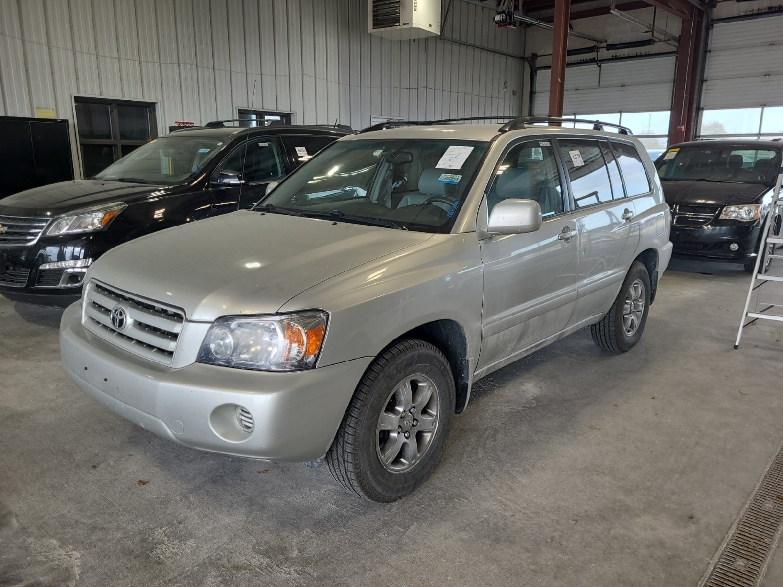 2005 Toyota Highlander V6 W/O 3rd Row