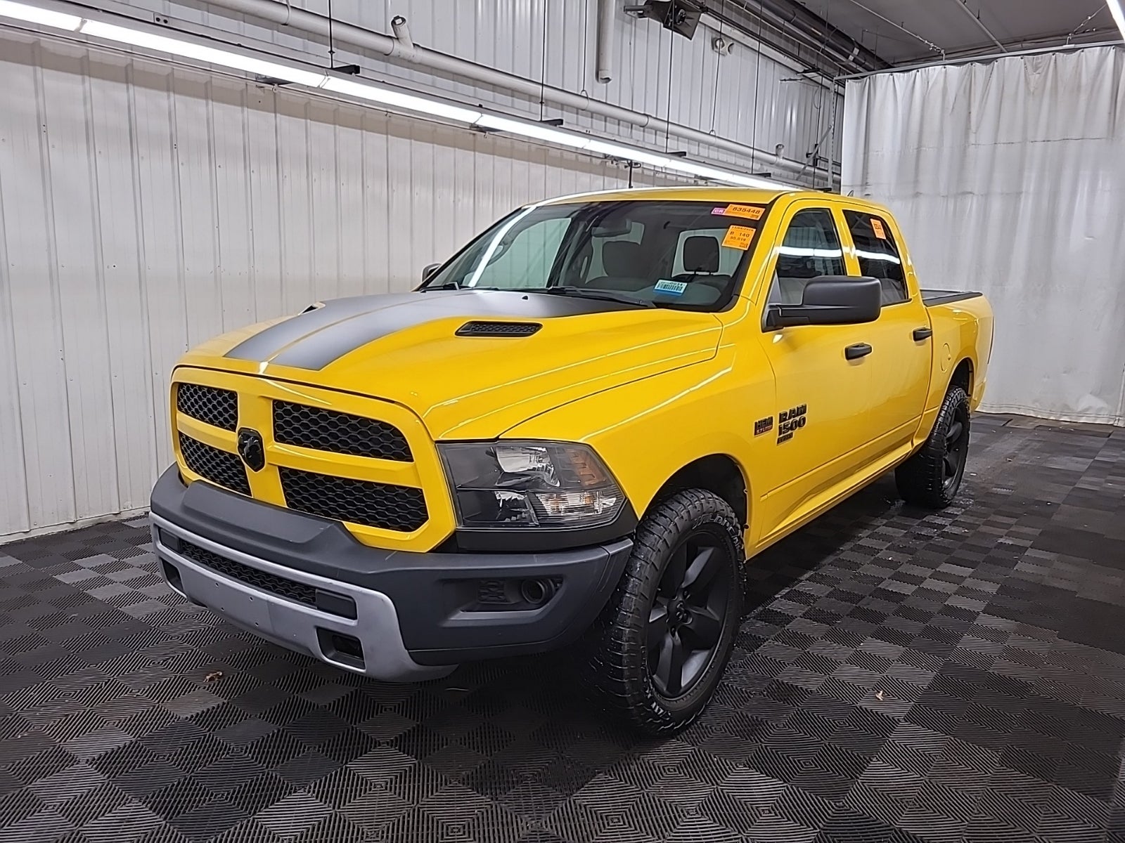 2019 Ram 1500 Classic Express 4x4 Crew Cab 5'7" Box